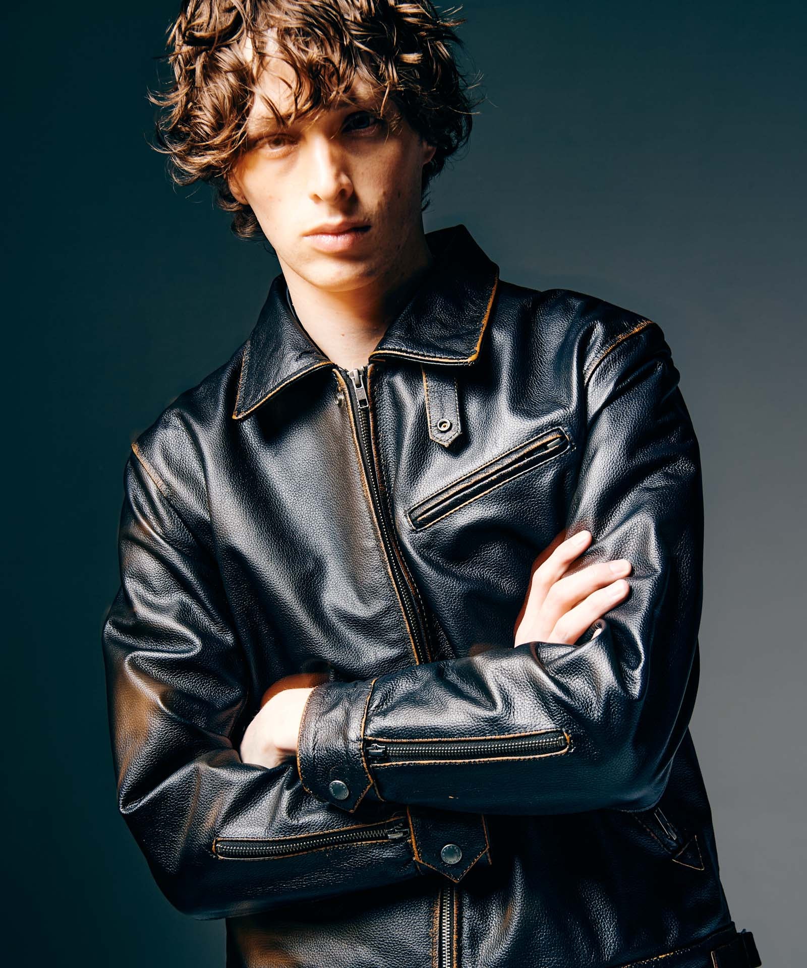 H:186 / C:89 / W:71 / H:92 着用サイズ:L