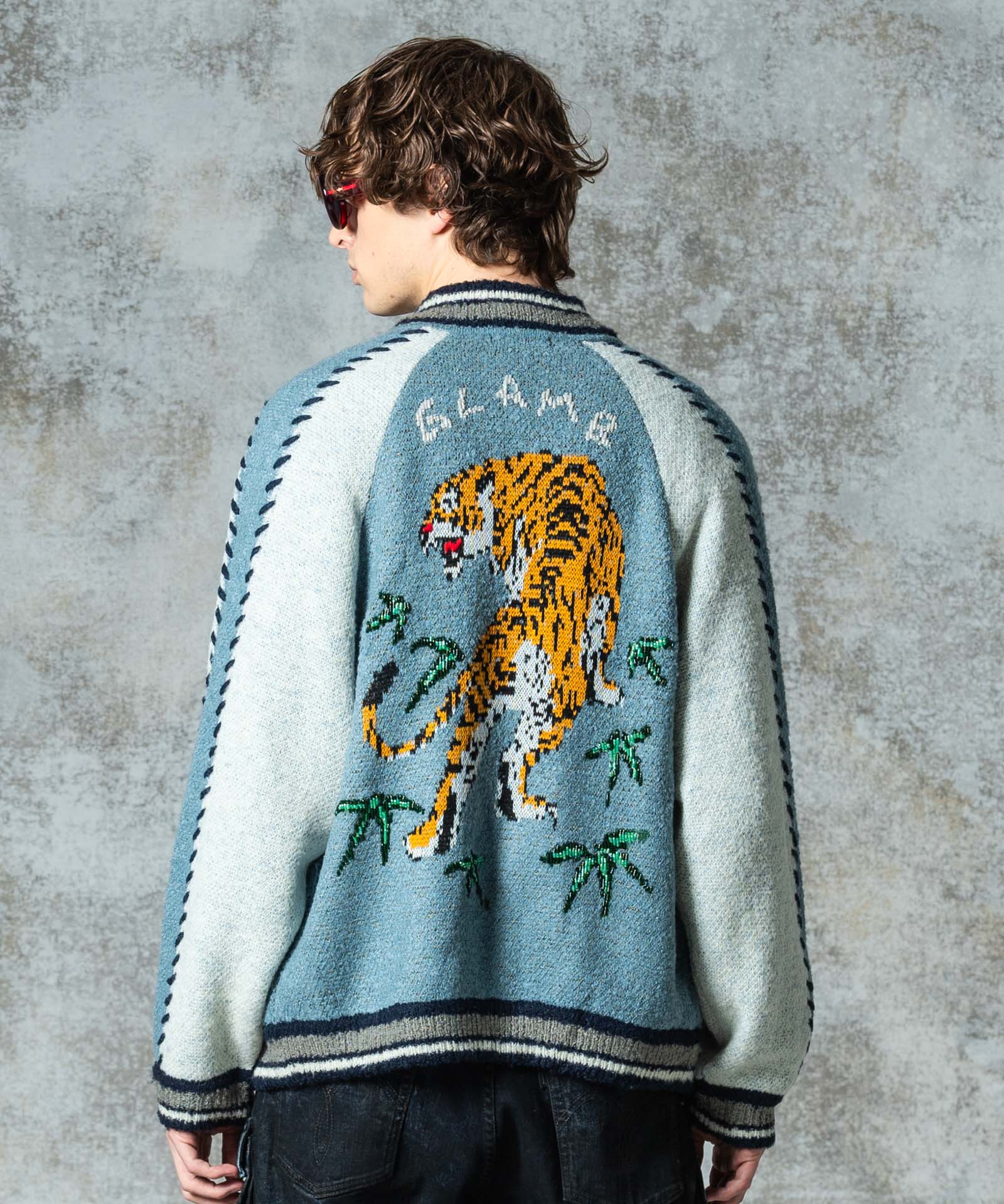 H:186 / C:89 / W:71 / H:92 着用サイズ:L