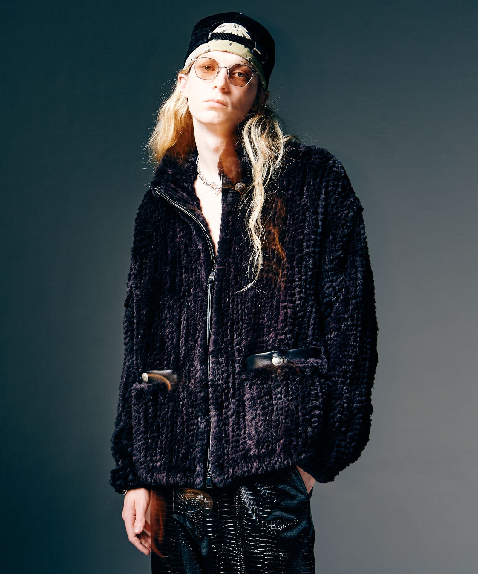 H:185 / C:78 / W:64 / H:88 着用サイズ:L