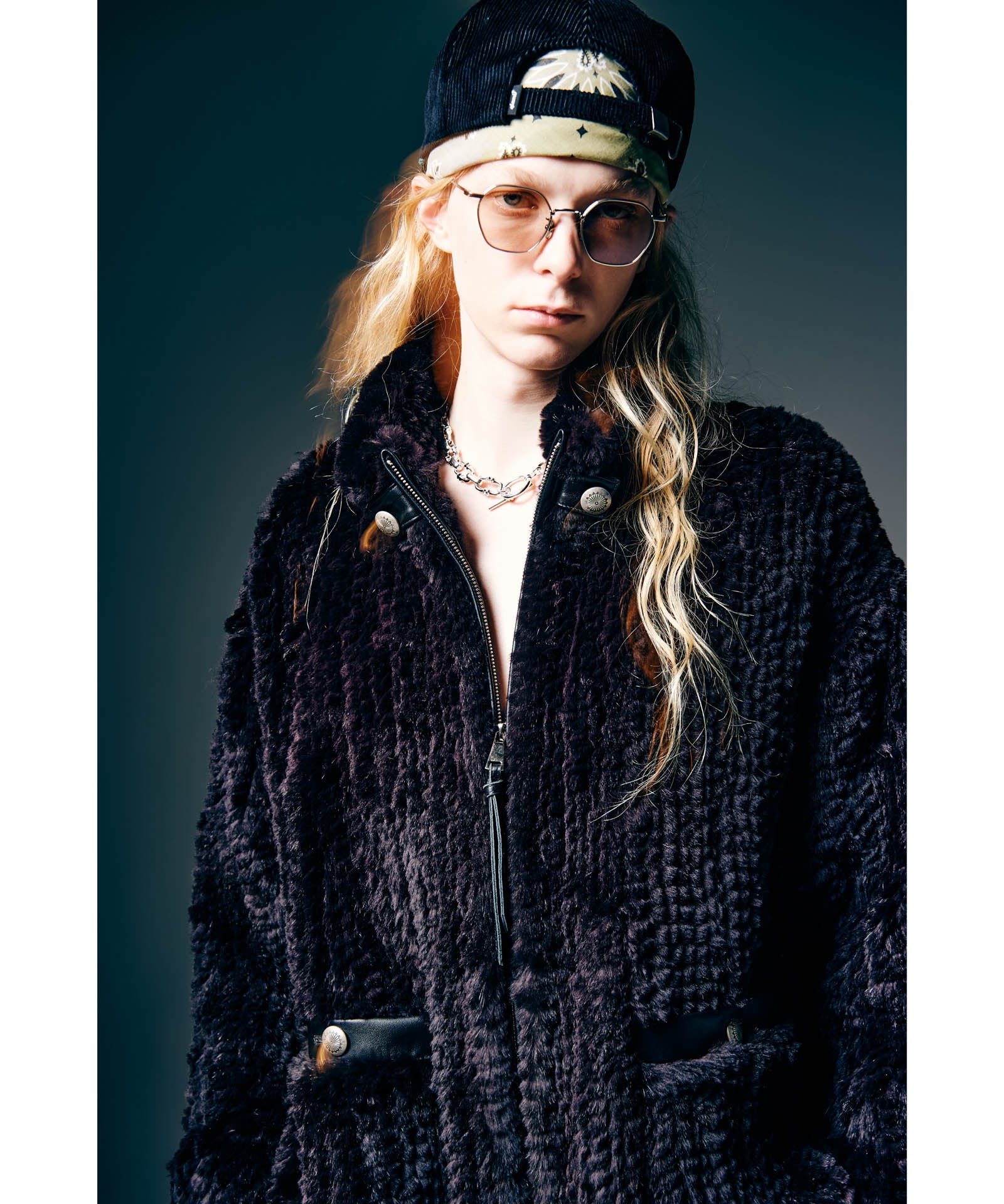 H:185 / C:78 / W:64 / H:88 着用サイズ:L