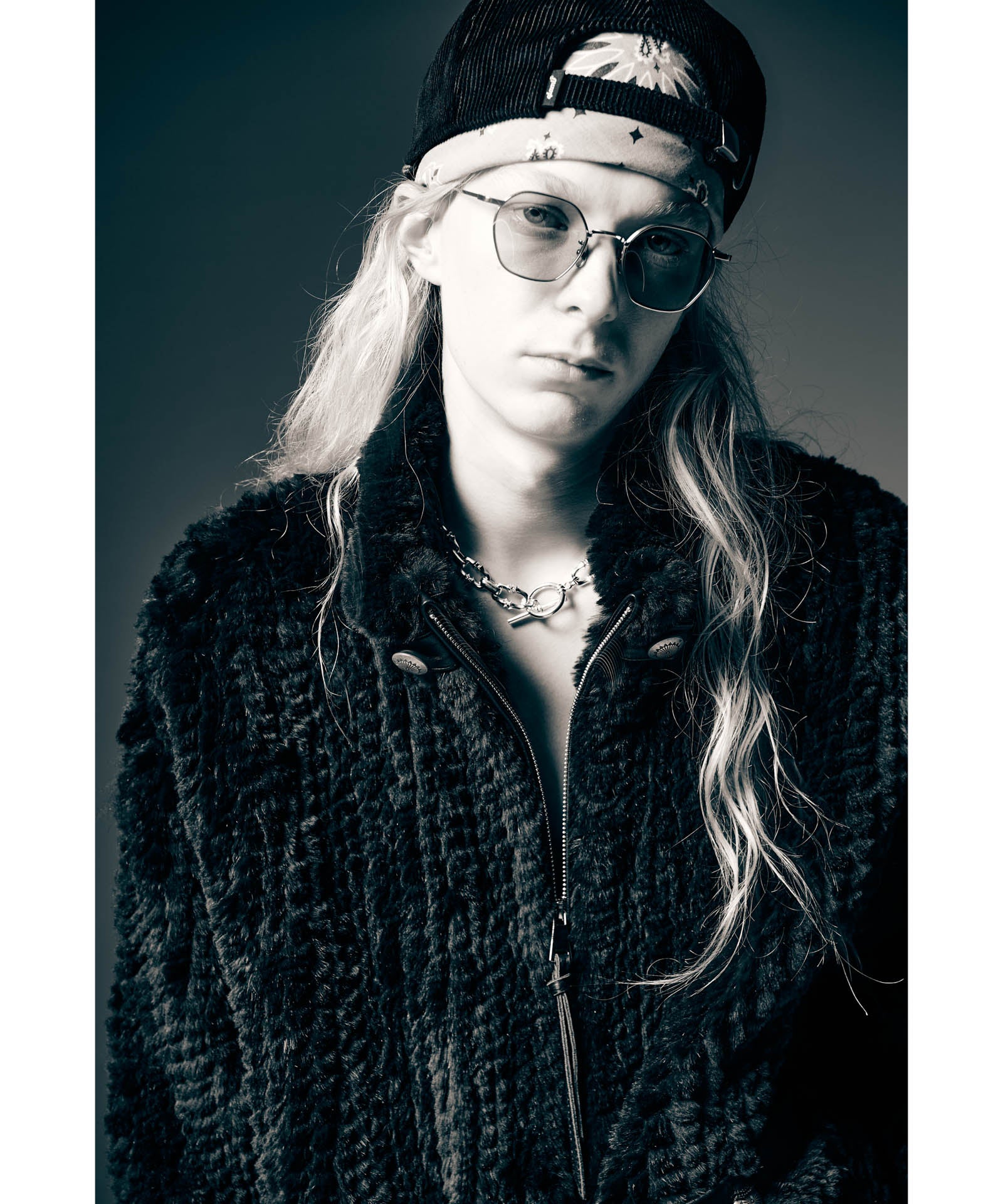 H:185 / C:78 / W:64 / H:88 着用サイズ:L