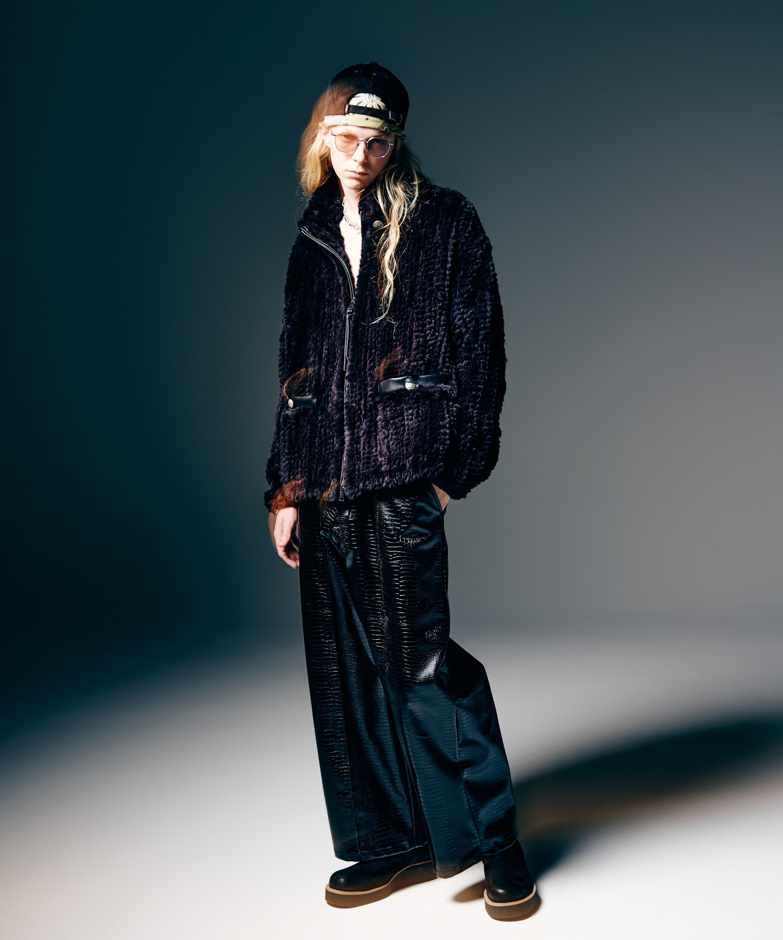 H:185 / C:78 / W:64 / H:88 着用サイズ:L