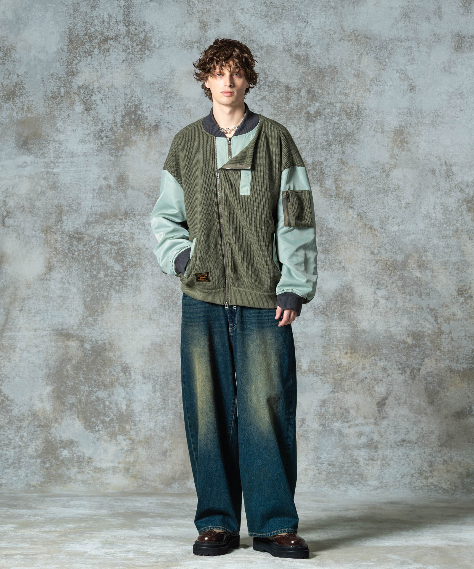 H:186 / C:89 / W:71 / H:92 着用サイズ:L