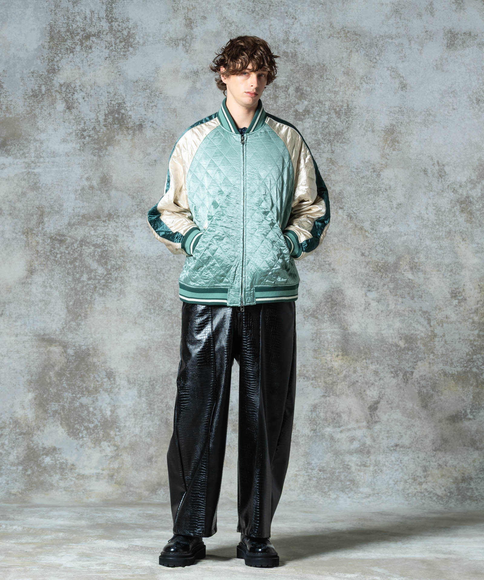 H:186 / C:89 / W:71 / H:92 着用サイズ:L