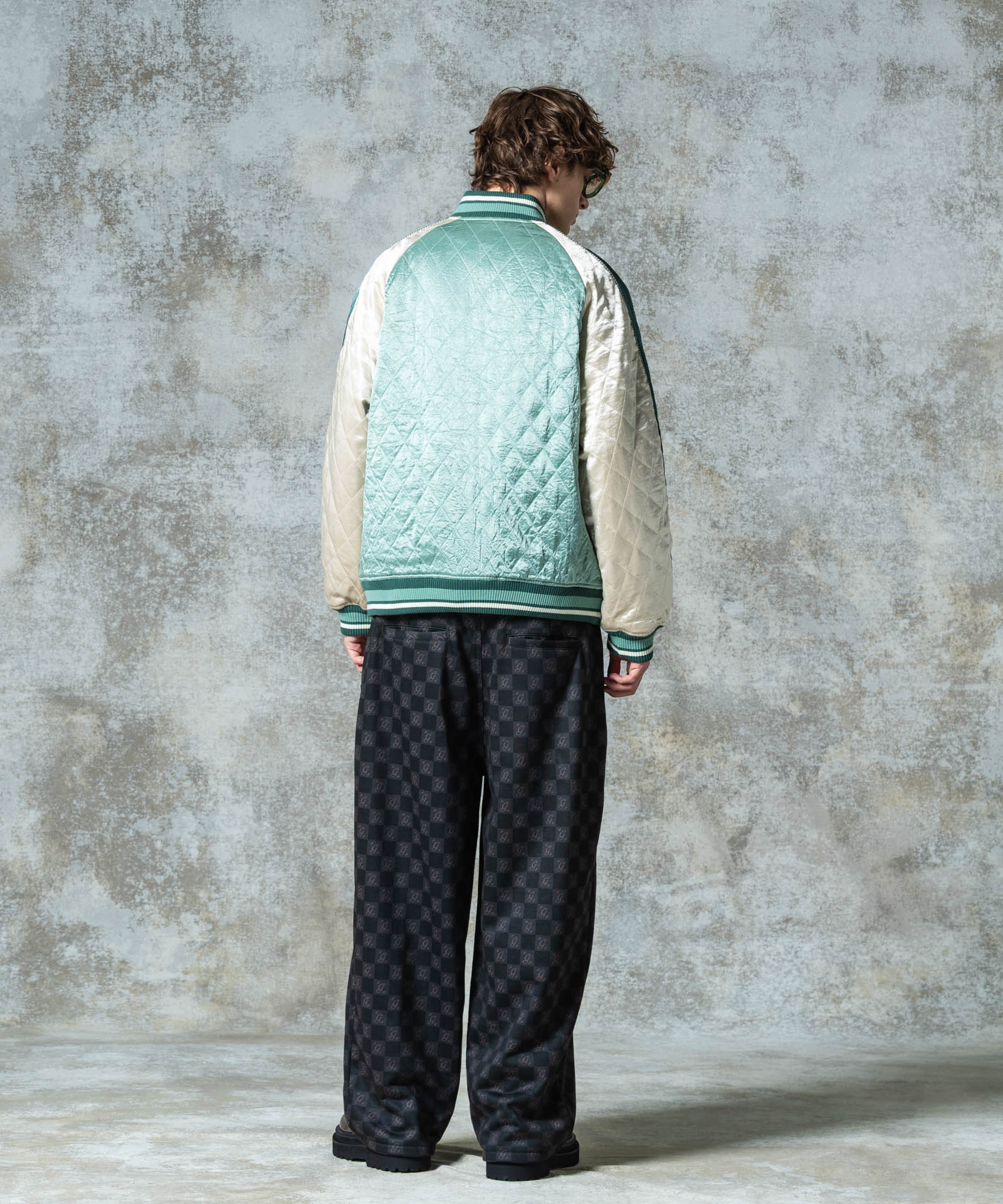 H:186 / C:89 / W:71 / H:92 着用サイズ:L