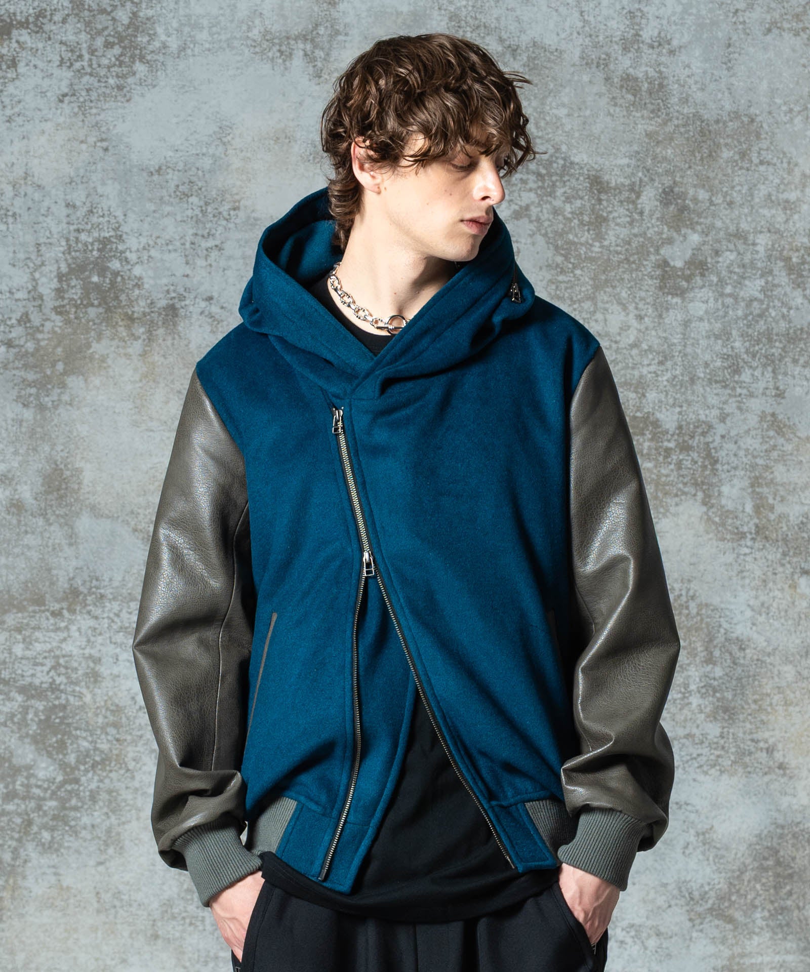 H:186 / C:89 / W:71 / H:92 着用サイズ:L