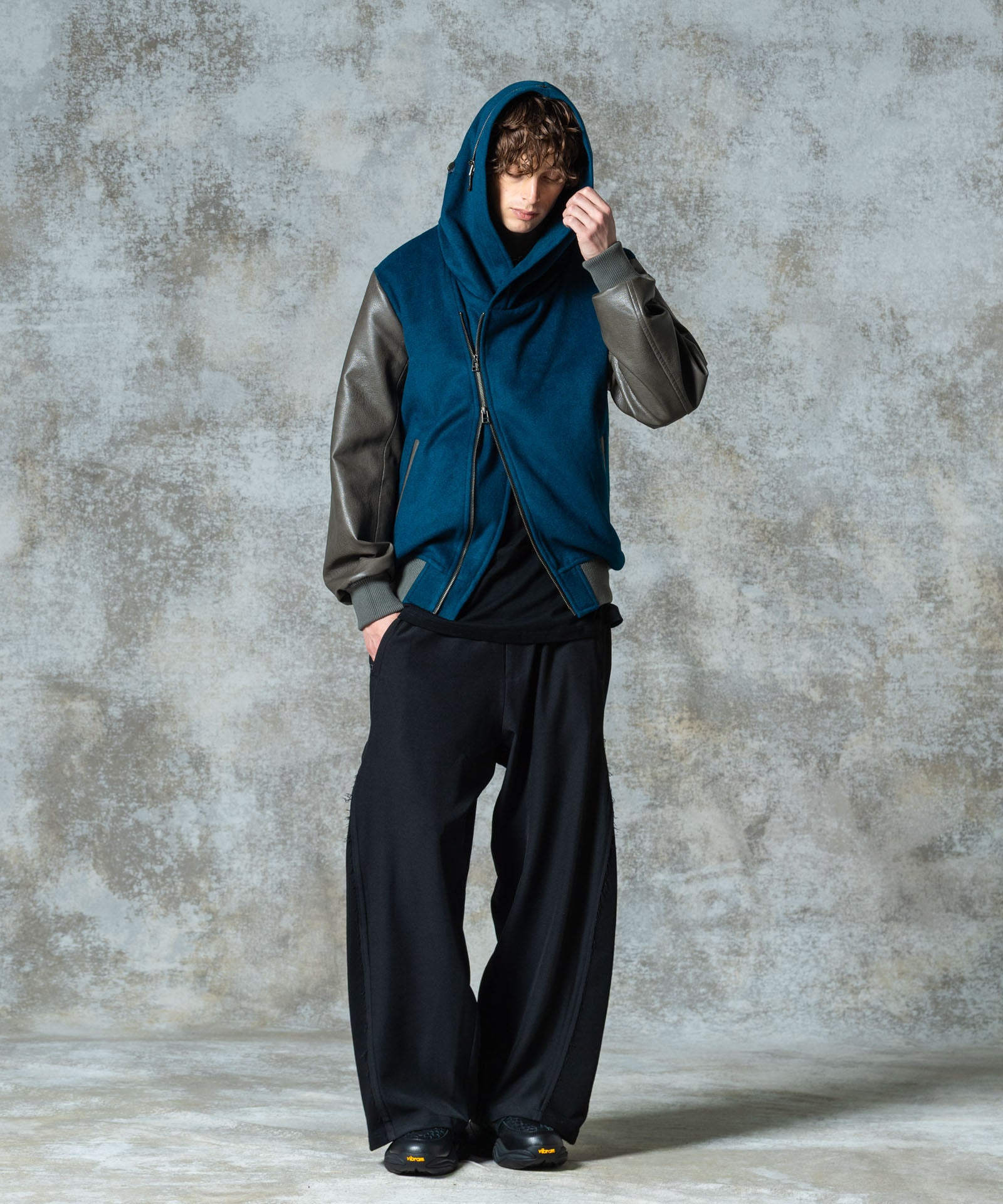 H:186 / C:89 / W:71 / H:92 着用サイズ:L