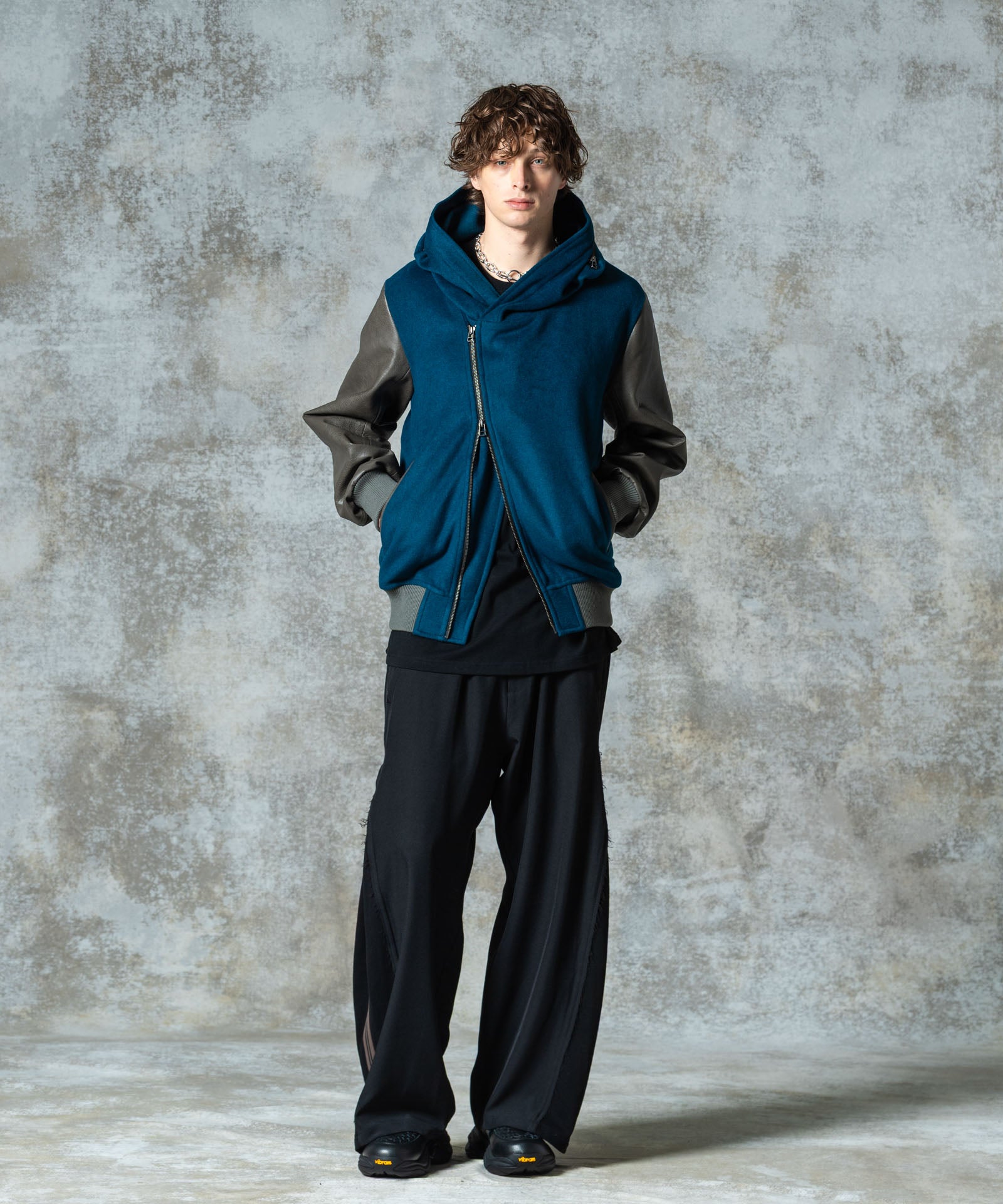 H:186 / C:89 / W:71 / H:92 着用サイズ:L