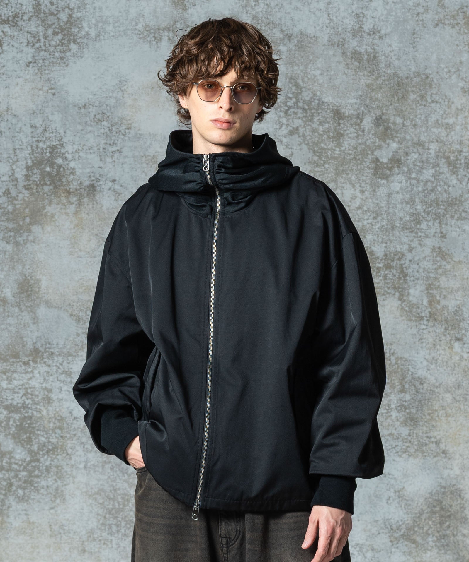 H:186 / C:89 / W:71 / H:92 着用サイズ:M