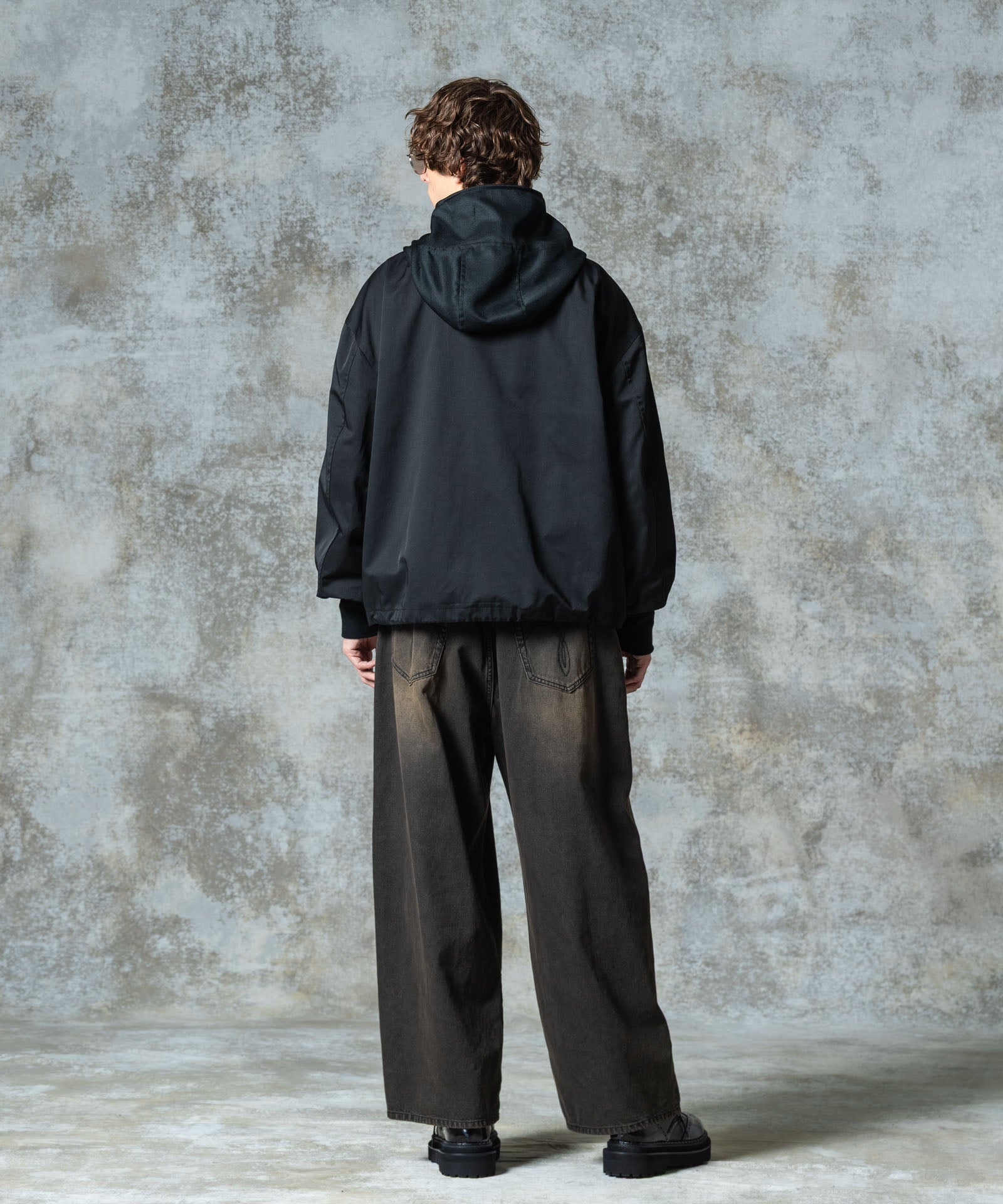 H:186 / C:89 / W:71 / H:92 着用サイズ:M