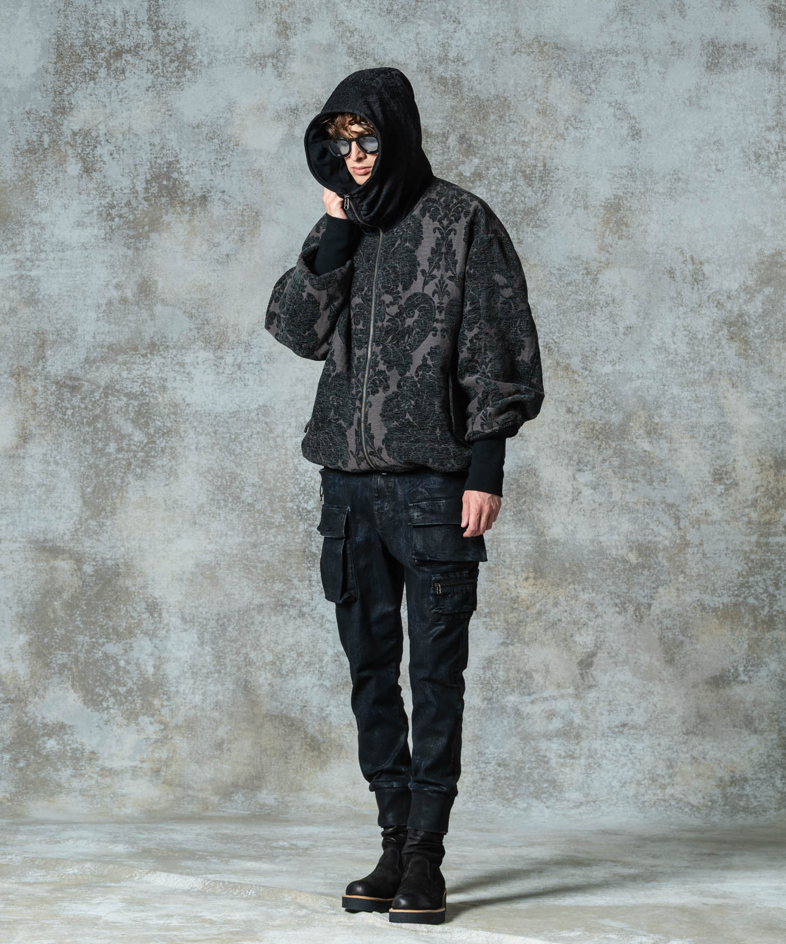 H:186 / C:89 / W:71 / H:92 着用サイズ:L