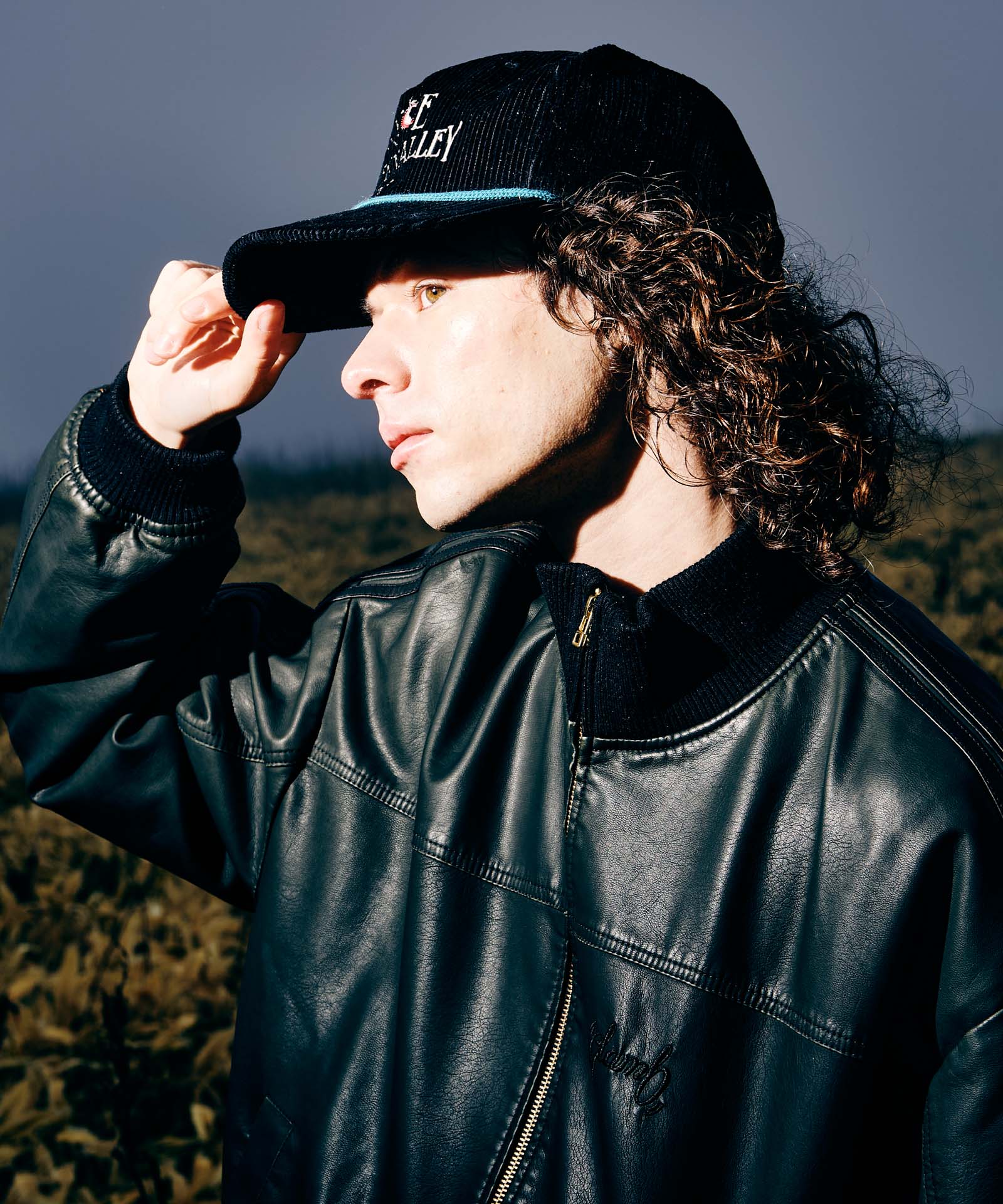 H:175 / C:83 / W:66 / H:87 着用サイズ:L