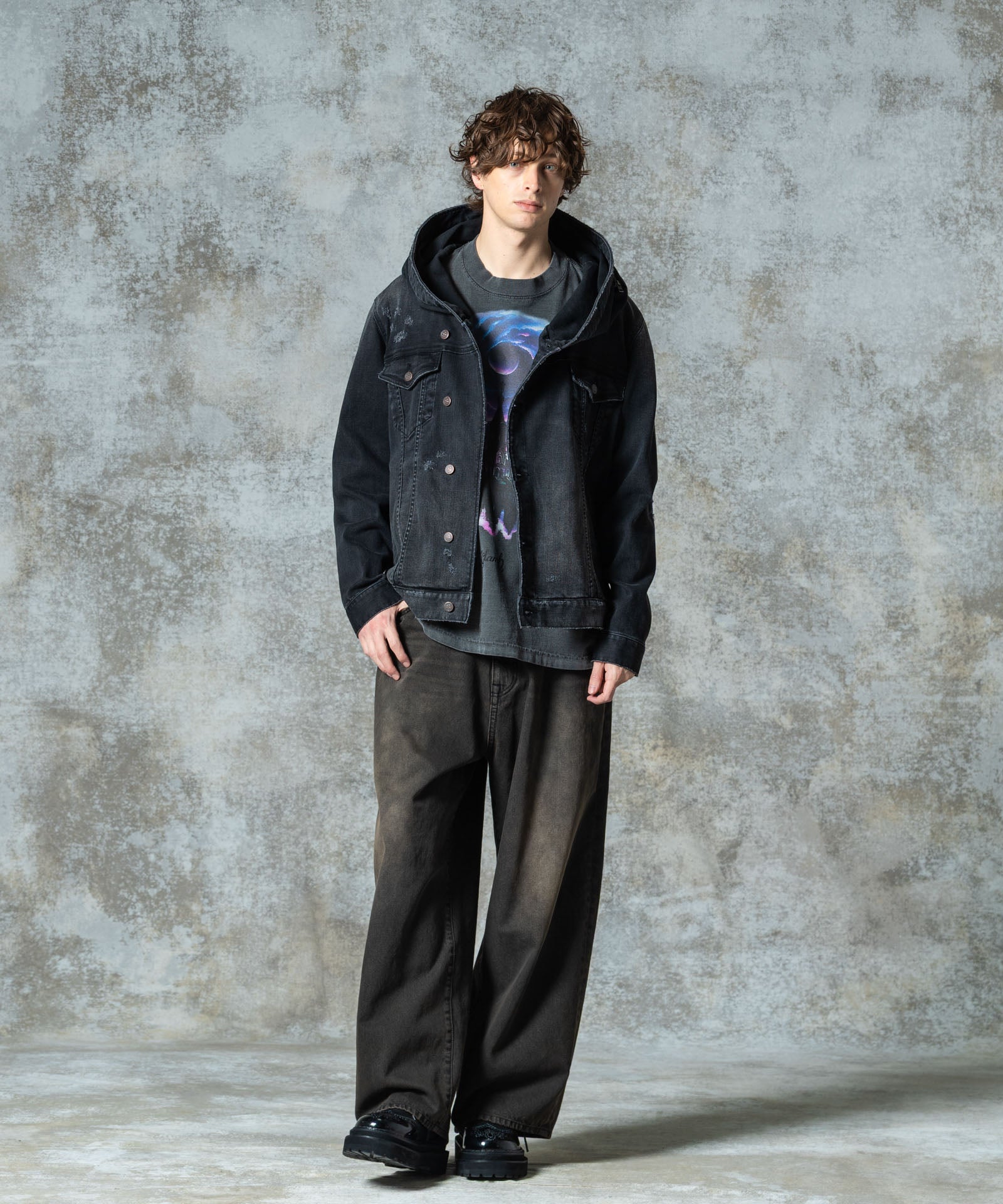 H:186 / C:89 / W:71 / H:92 着用サイズ:L