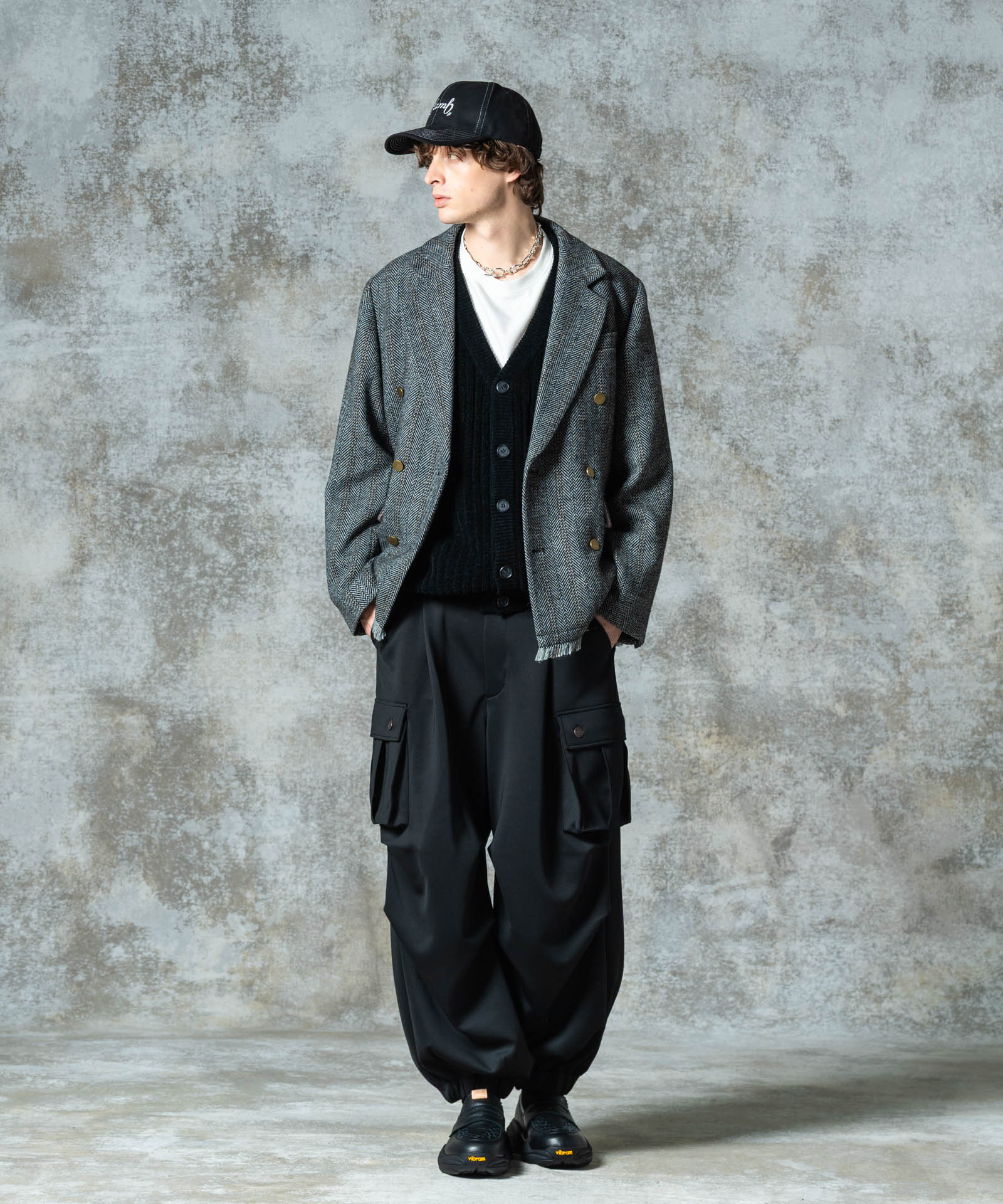 H:186 / C:89 / W:71 / H:92 着用サイズ:M