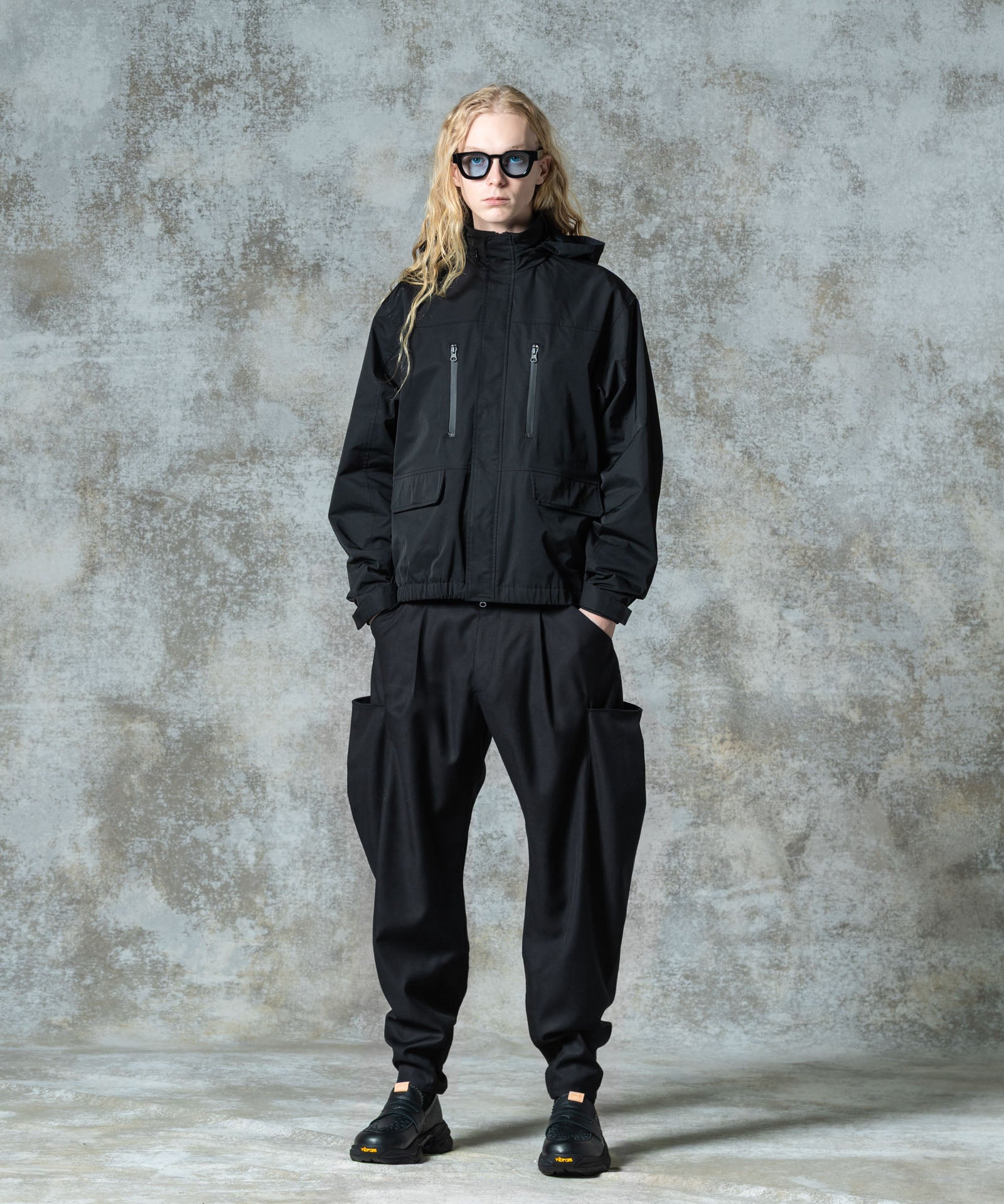 H:185 / C:78 / W:64 / H:88 着用サイズ:L