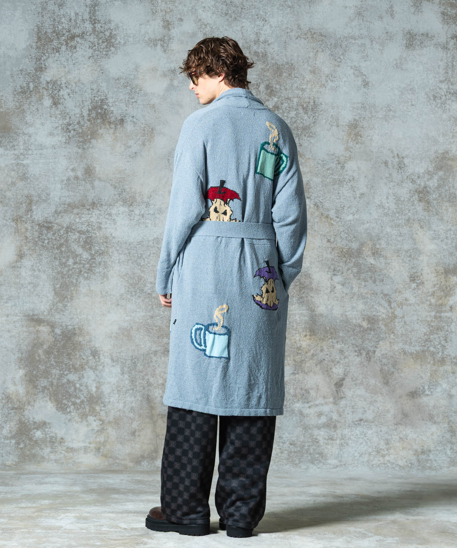 H:186 / C:89 / W:71 / H:92 着用サイズ:M