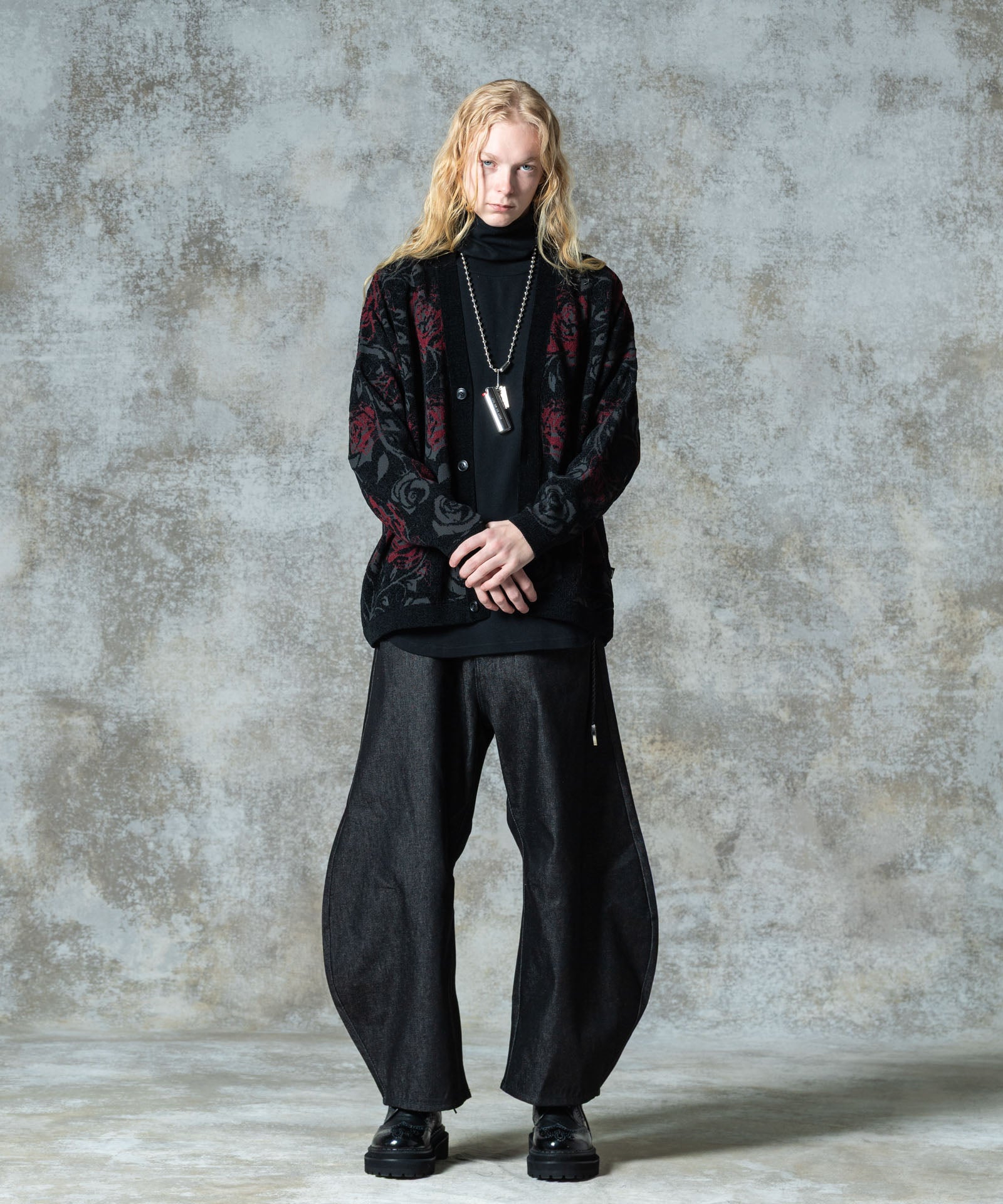 H:185 / C:78 / W:64 / H:88 着用サイズ:M