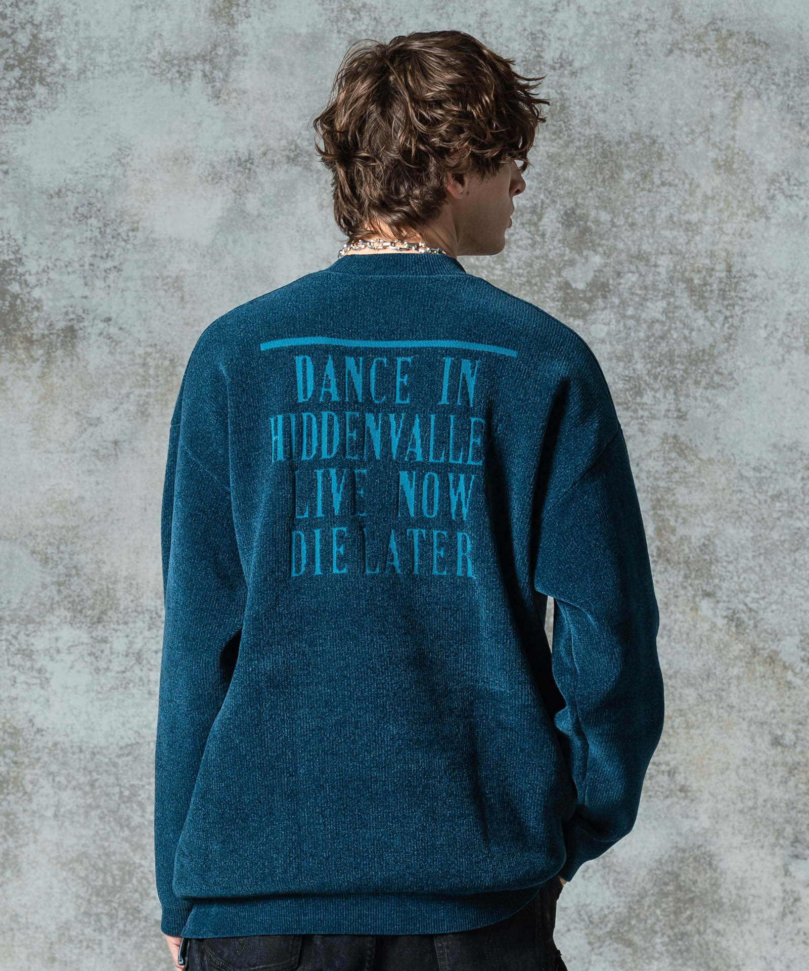 H:186 / C:89 / W:71 / H:92 着用サイズ:L