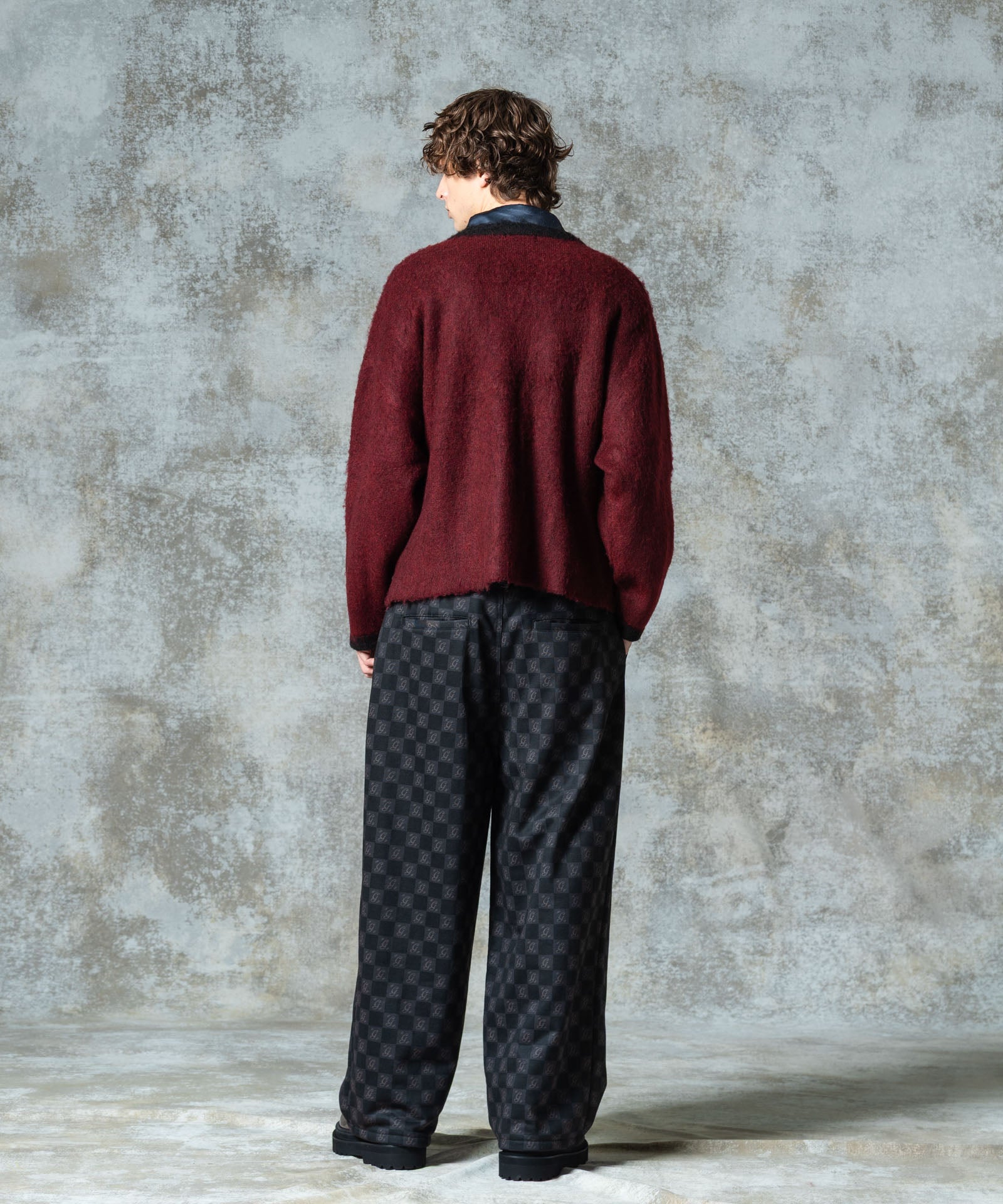 H:186 / C:89 / W:71 / H:92 着用サイズ:L