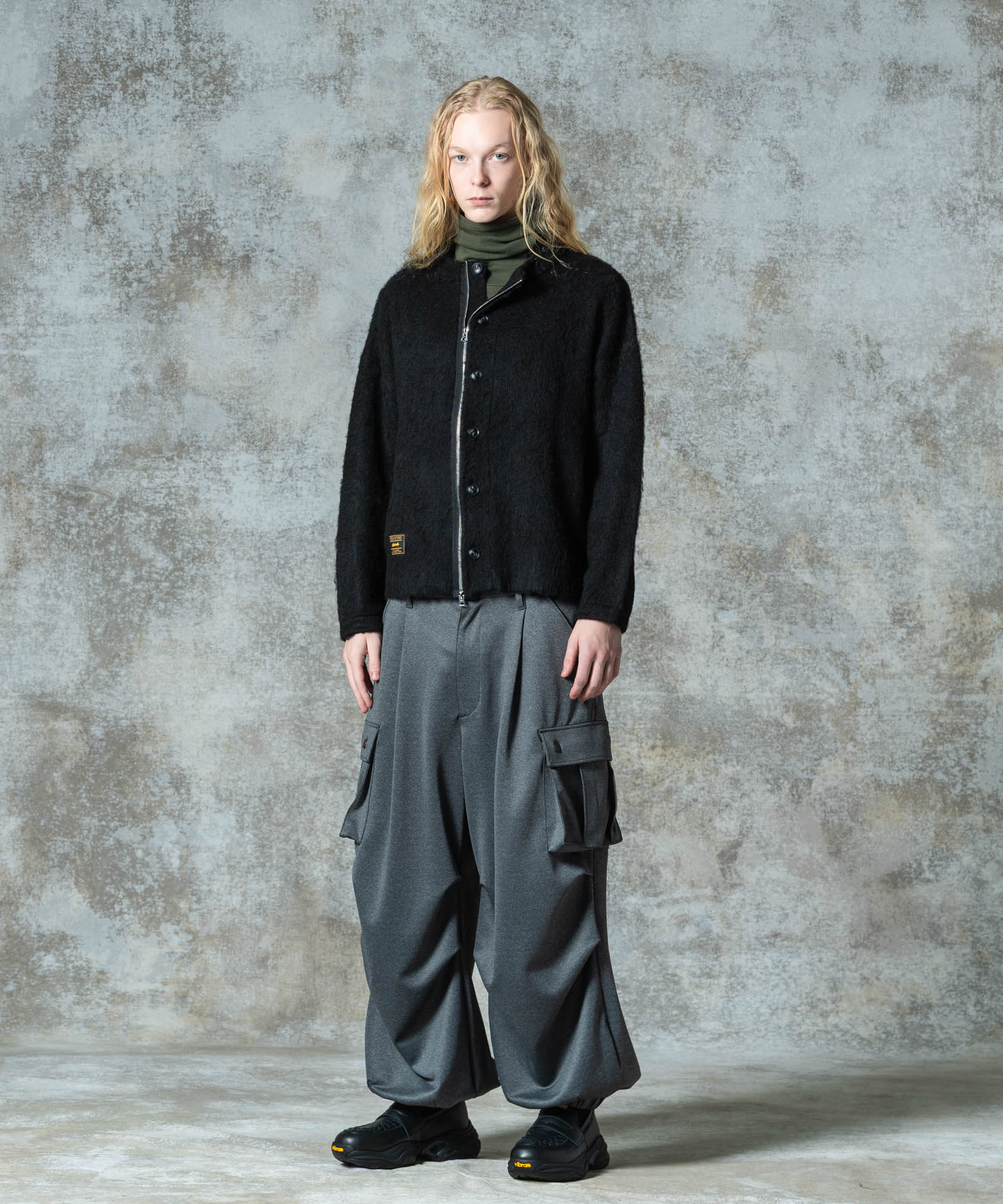 H:185 / C:78 / W:64 / H:88 着用サイズ:M