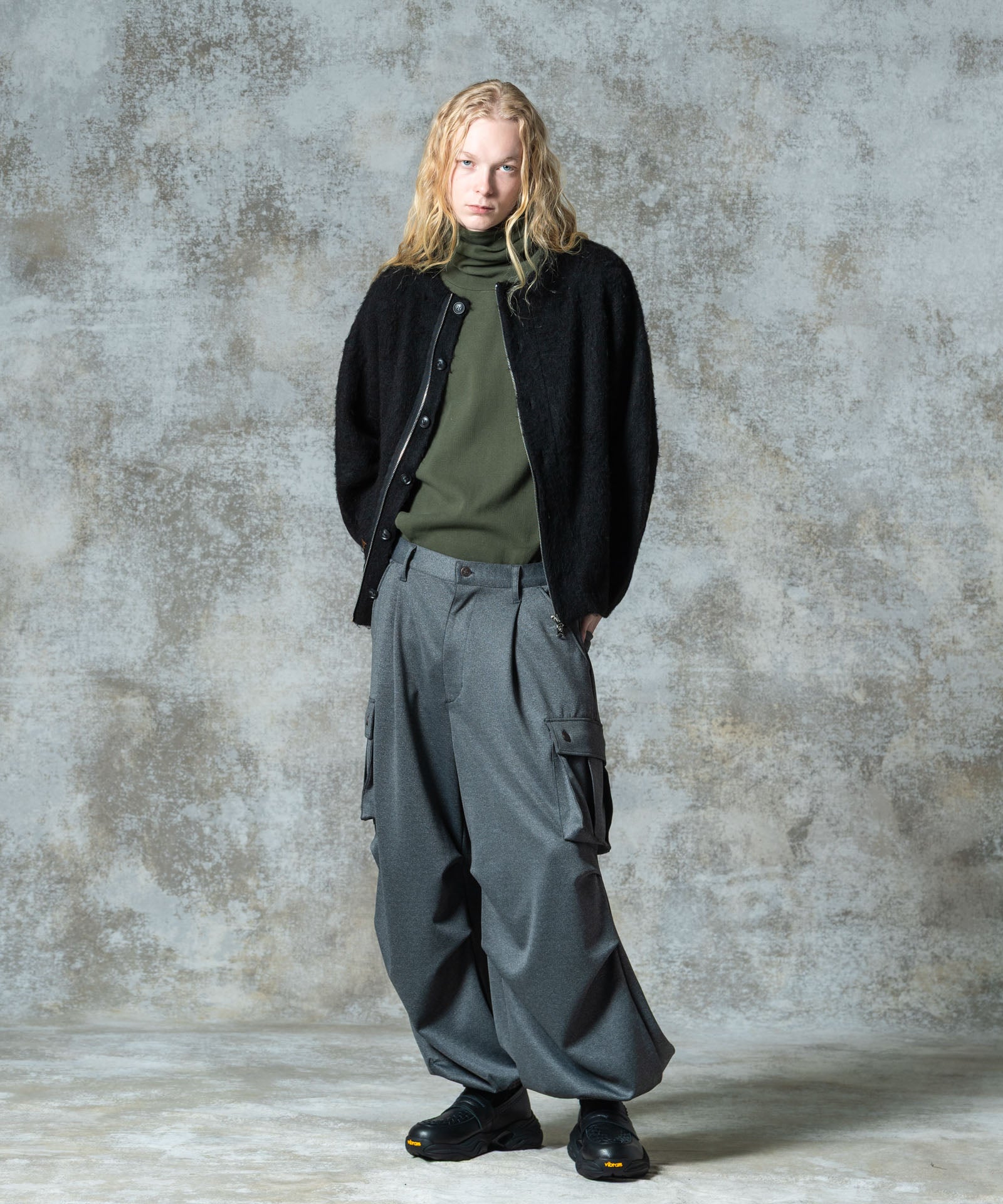 H:185 / C:78 / W:64 / H:88 着用サイズ:M