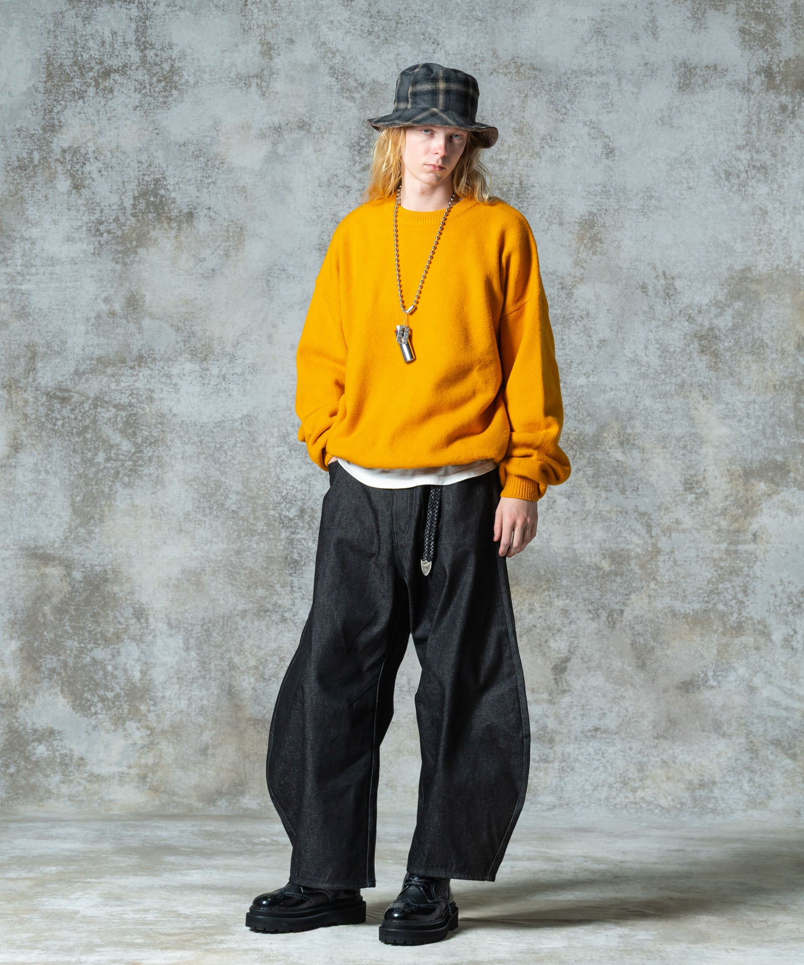 H:185 / C:78 / W:64 / H:88 着用サイズ:L