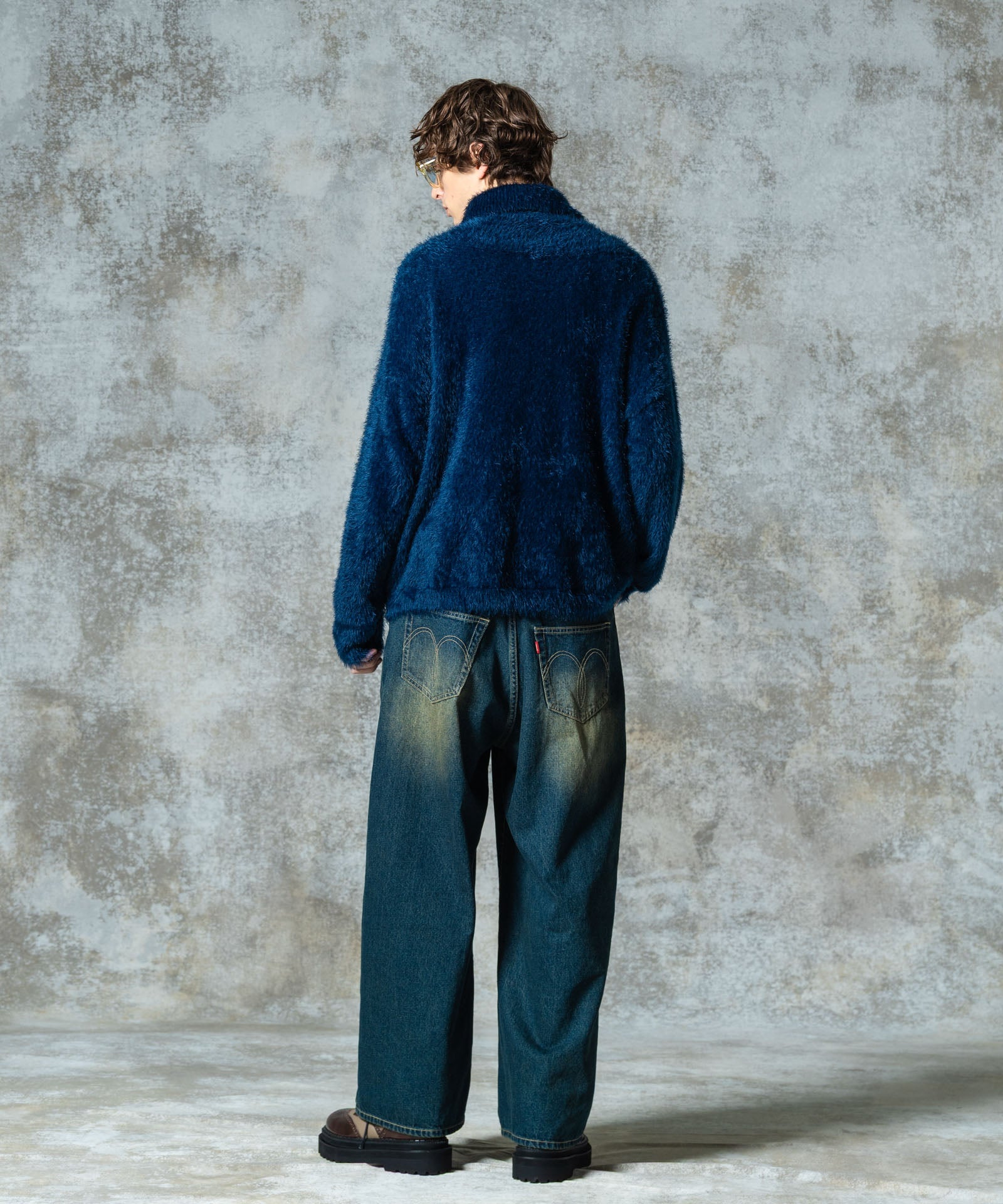 H:186 / C:89 / W:71 / H:92 着用サイズ:M