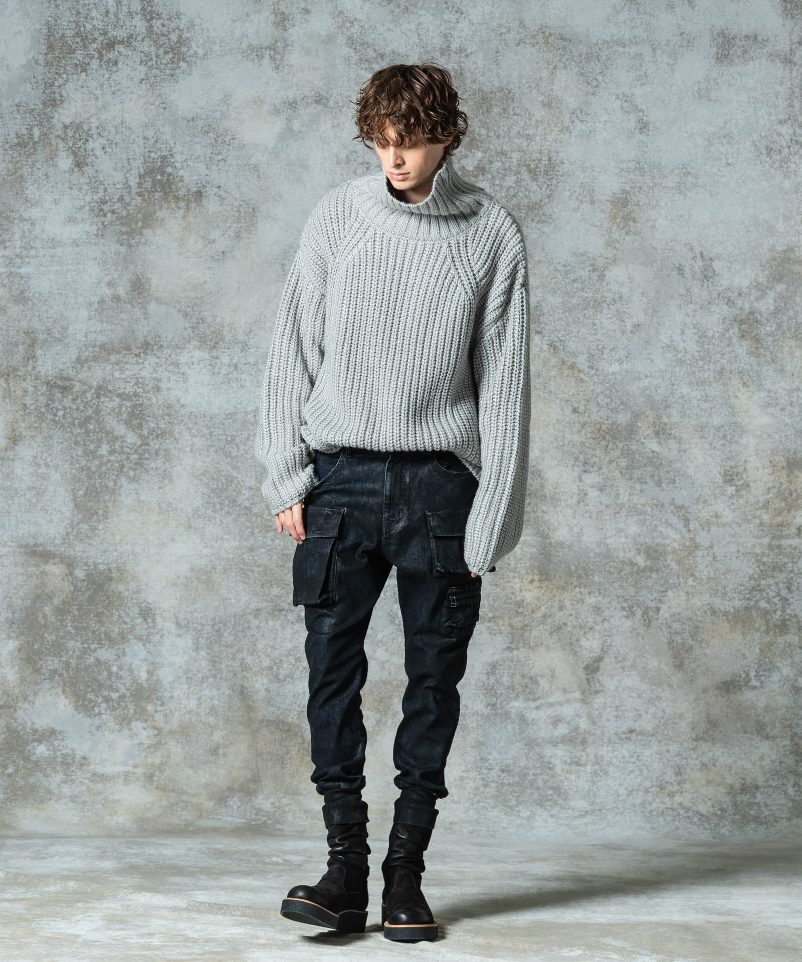 H:186 / C:89 / W:71 / H:92 着用サイズ:L