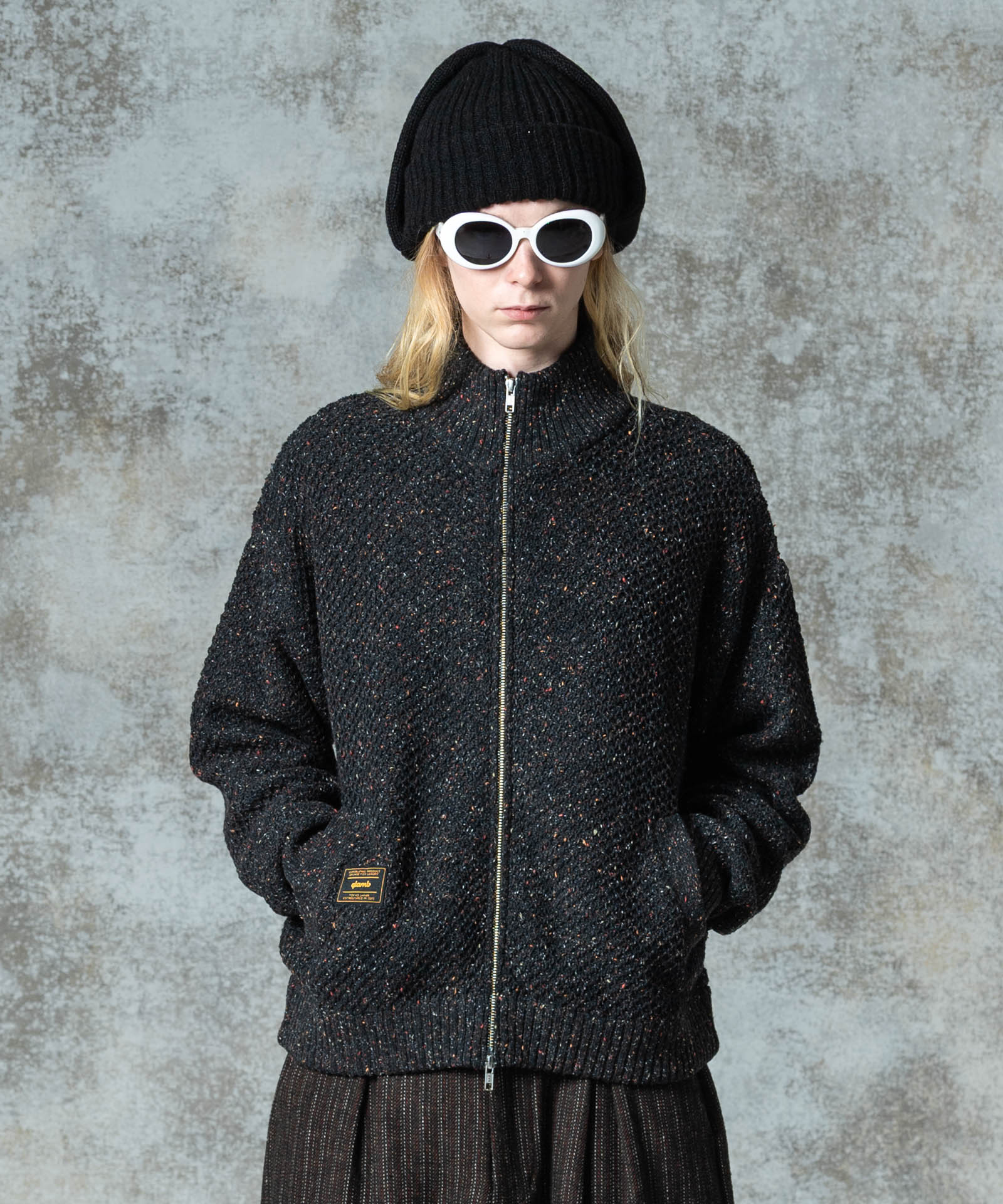 H:185 / C:78 / W:64 / H:88 着用サイズ:M