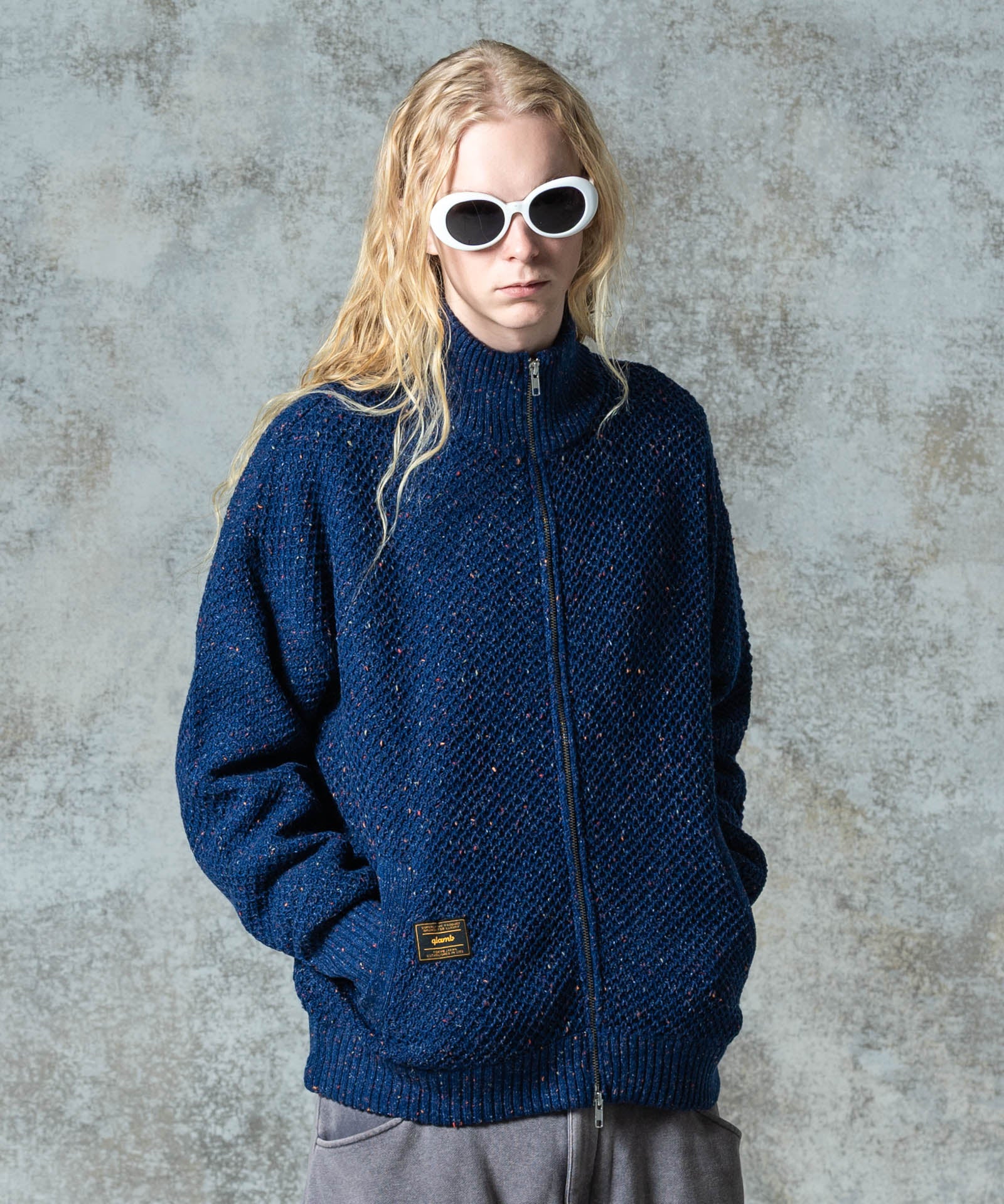 H:185 / C:78 / W:64 / H:88 着用サイズ:L