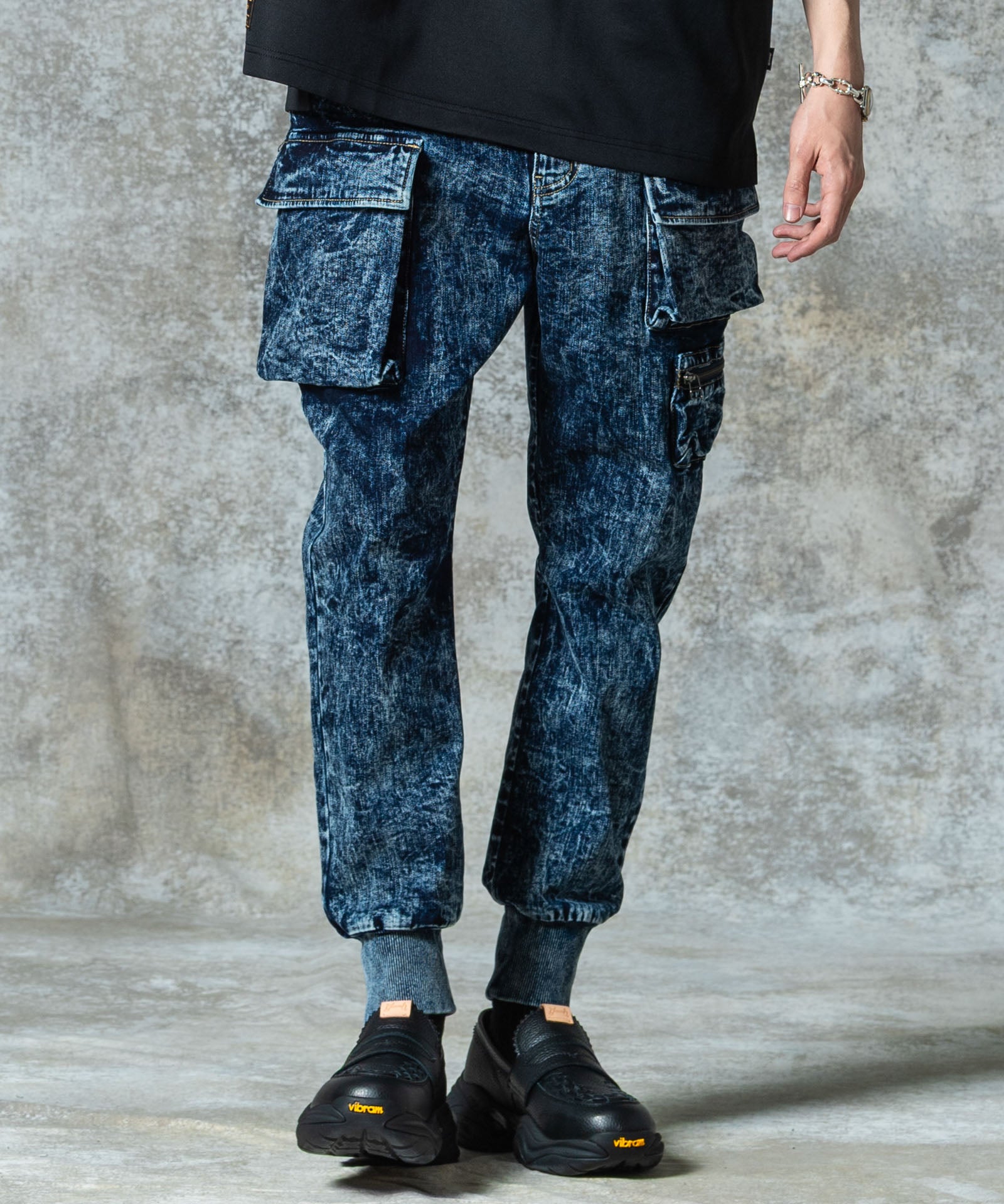 H:186 / C:89 / W:71 / H:92 着用サイズ:L