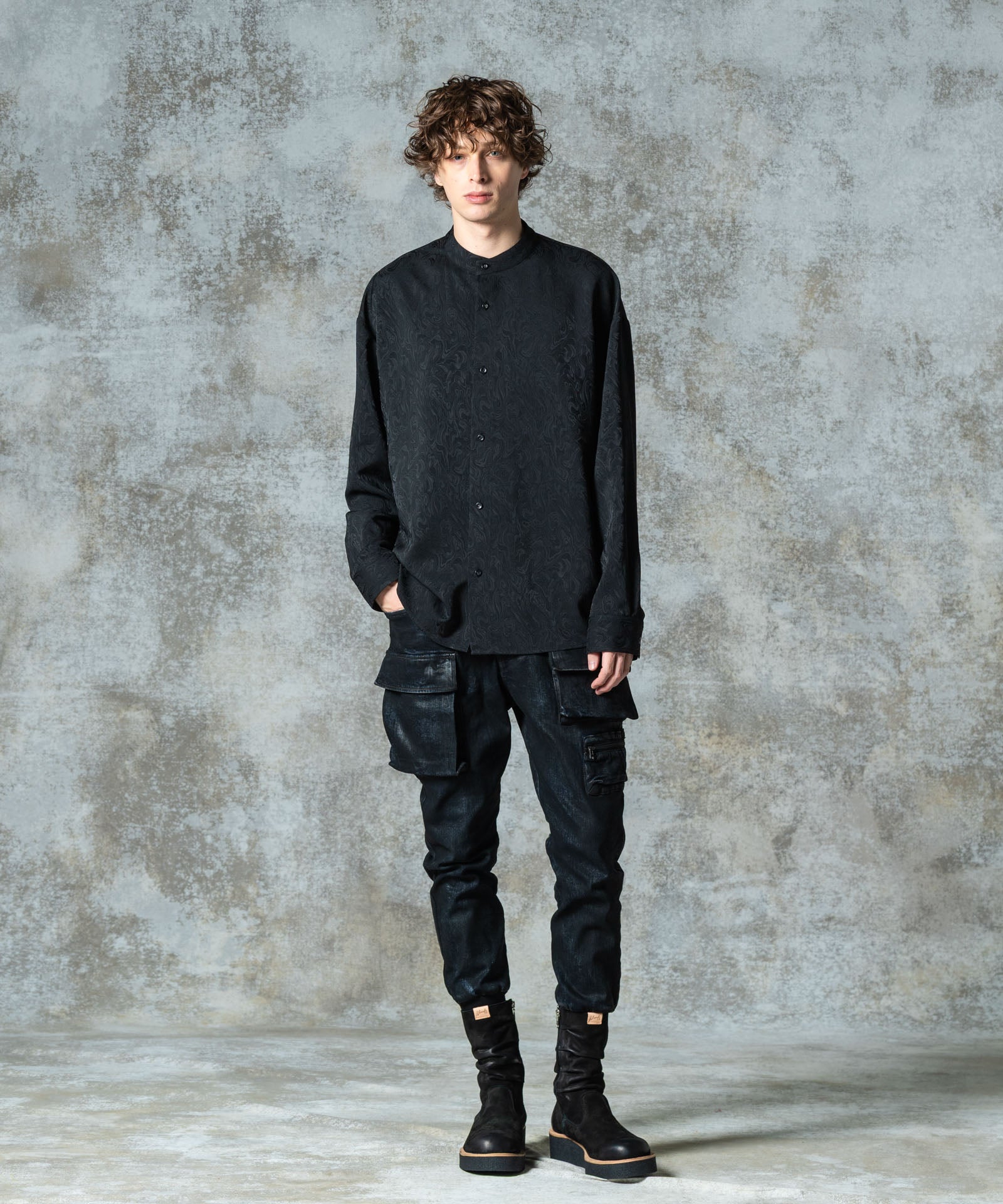 H:186 / C:89 / W:71 / H:92 着用サイズ:M