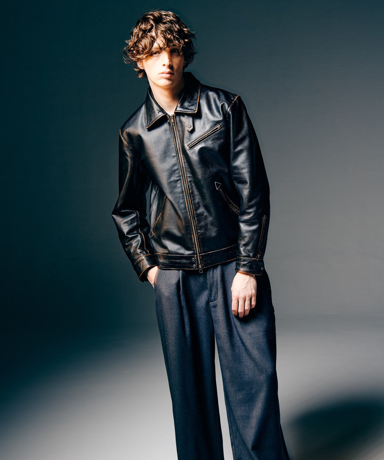 H:186 / C:89 / W:71 / H:92 着用サイズ:M