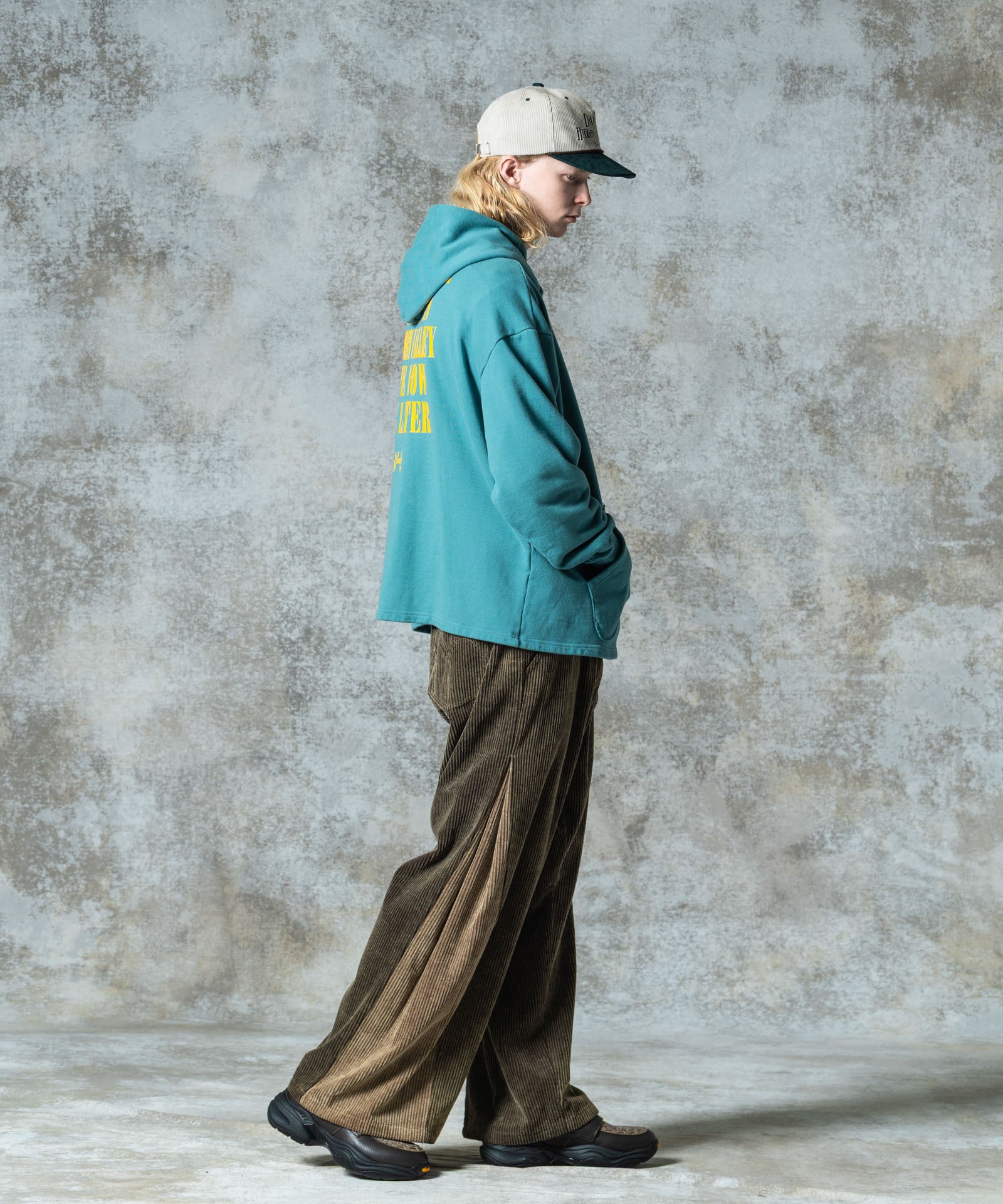 H:185 / C:78 / W:64 / H:88 着用サイズ:L