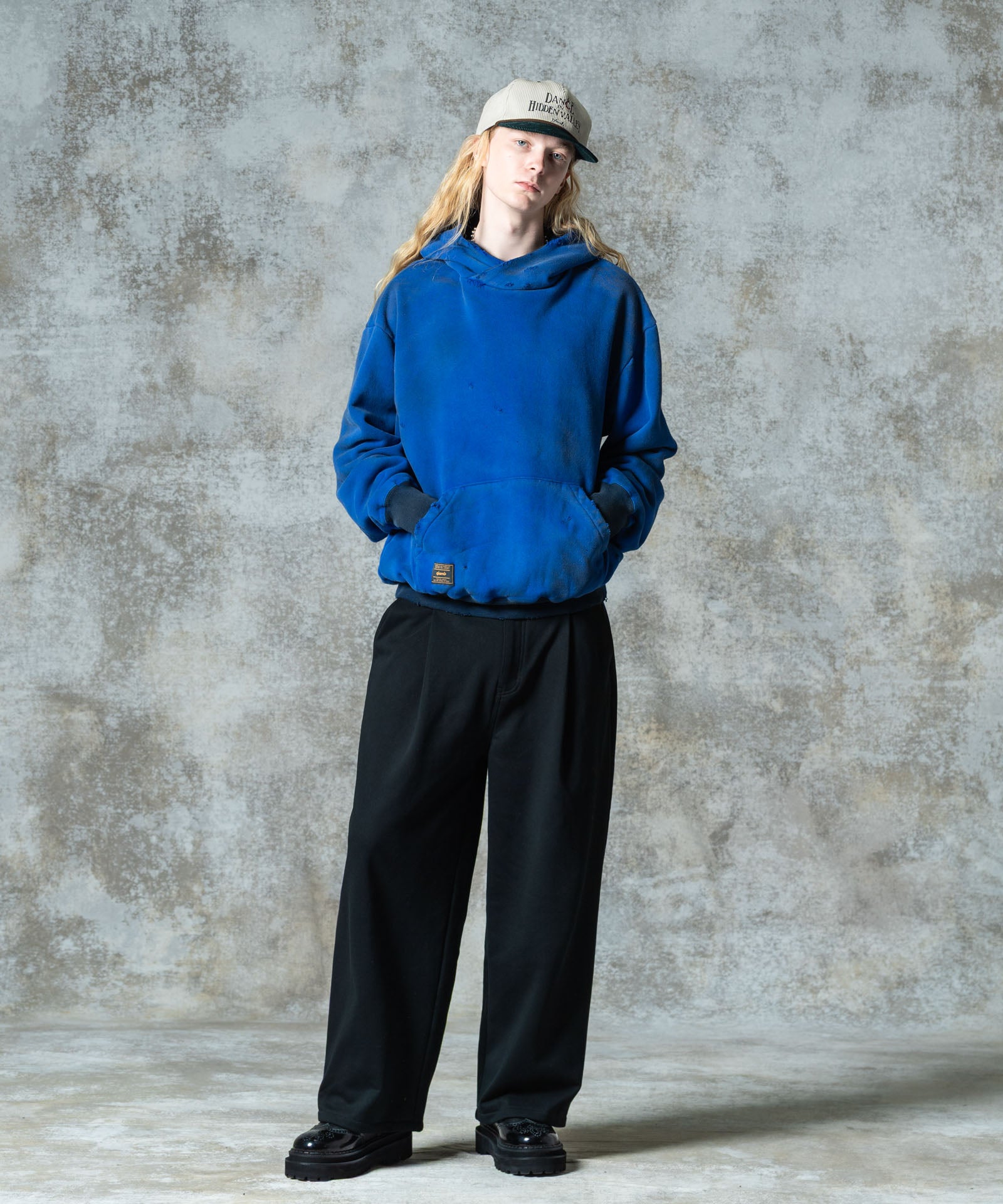 H:185 / C:78 / W:64 / H:88 着用サイズ:M