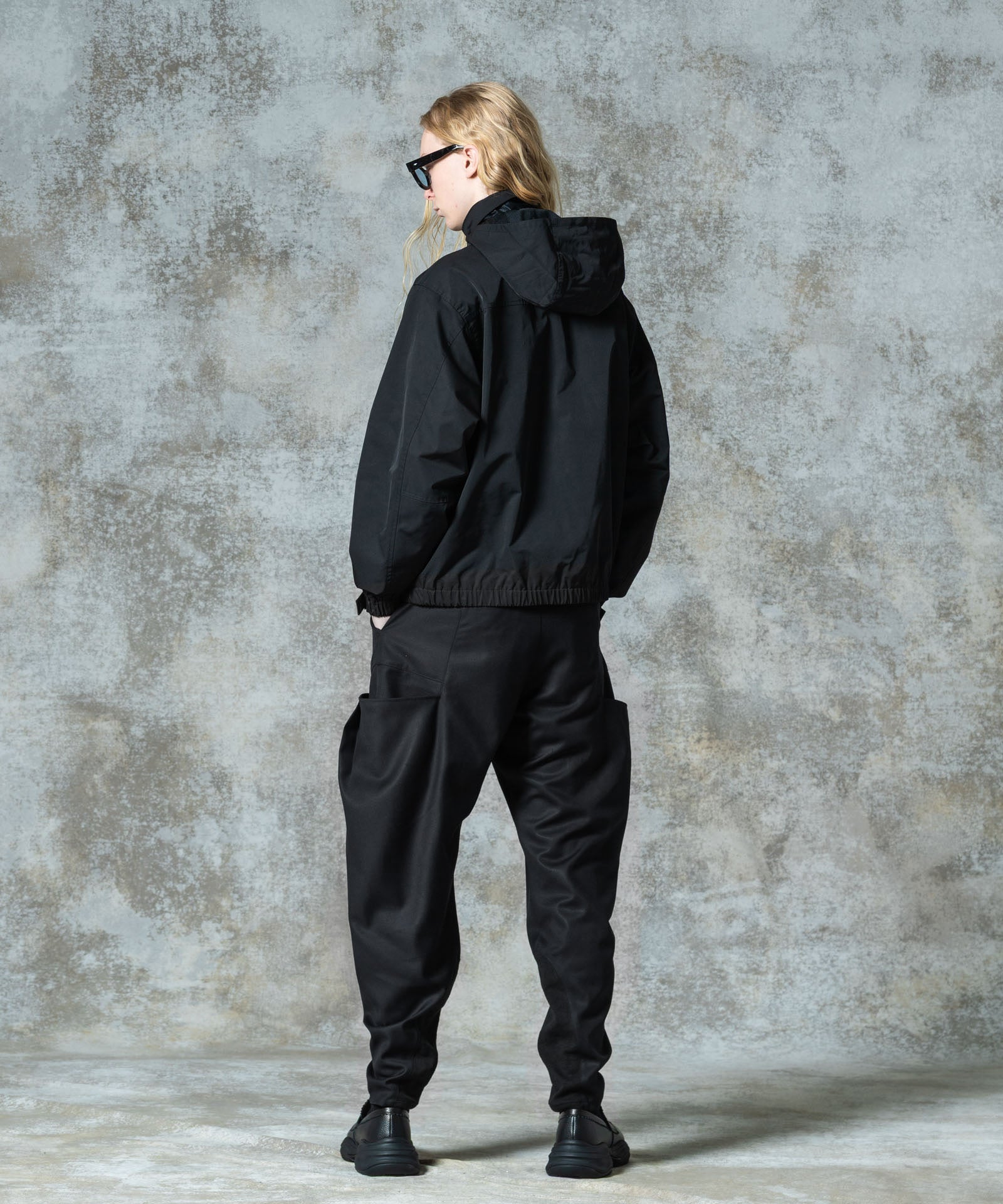 H:185 / C:78 / W:64 / H:88 着用サイズ:L