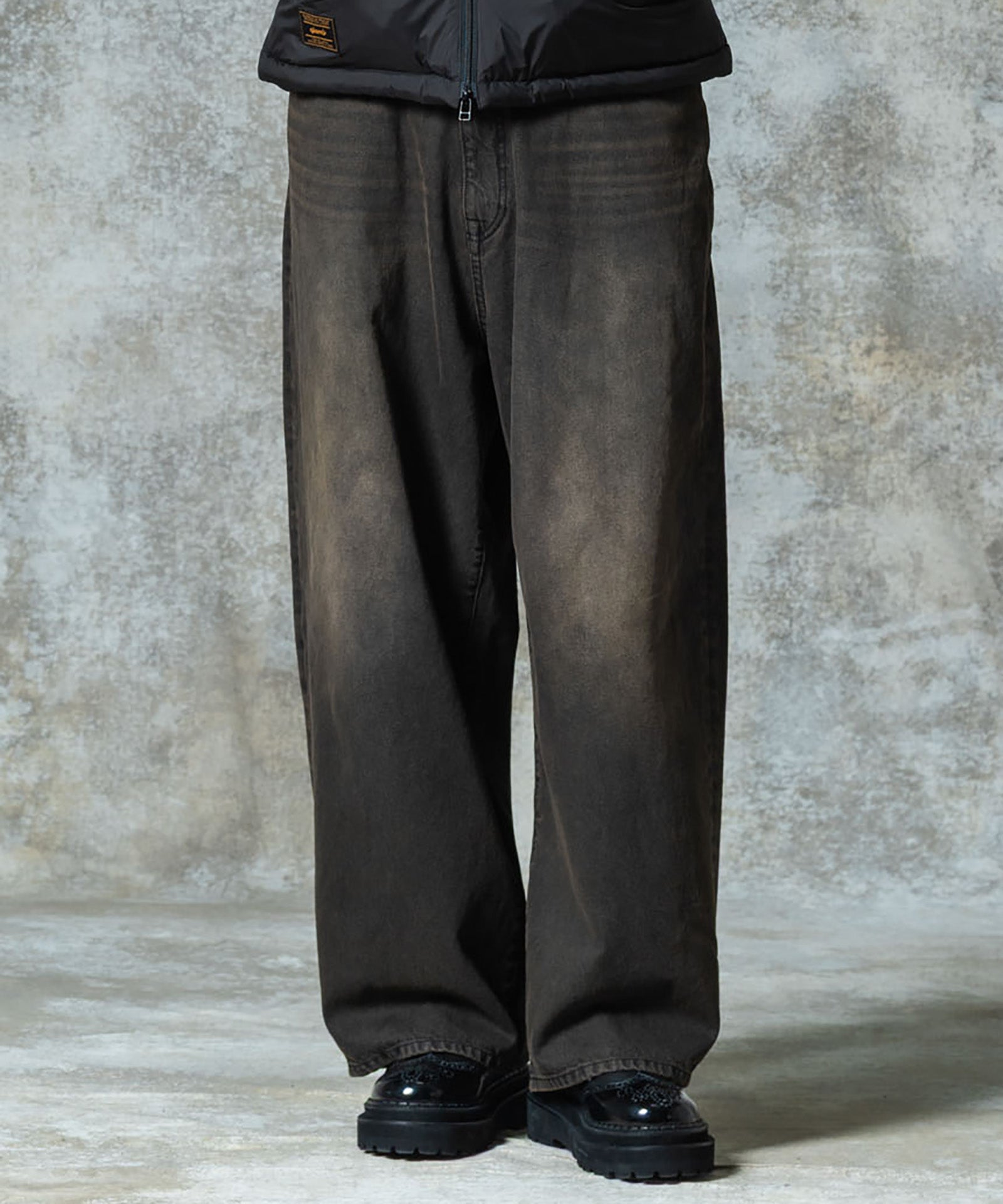 H:186 / C:89 / W:71 / H:92 着用サイズ:L