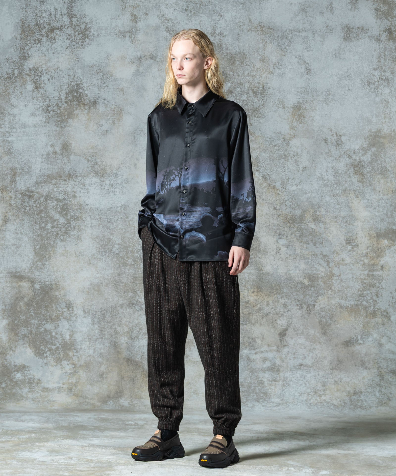 H:185 / C:78 / W:64 / H:88 着用サイズ:M