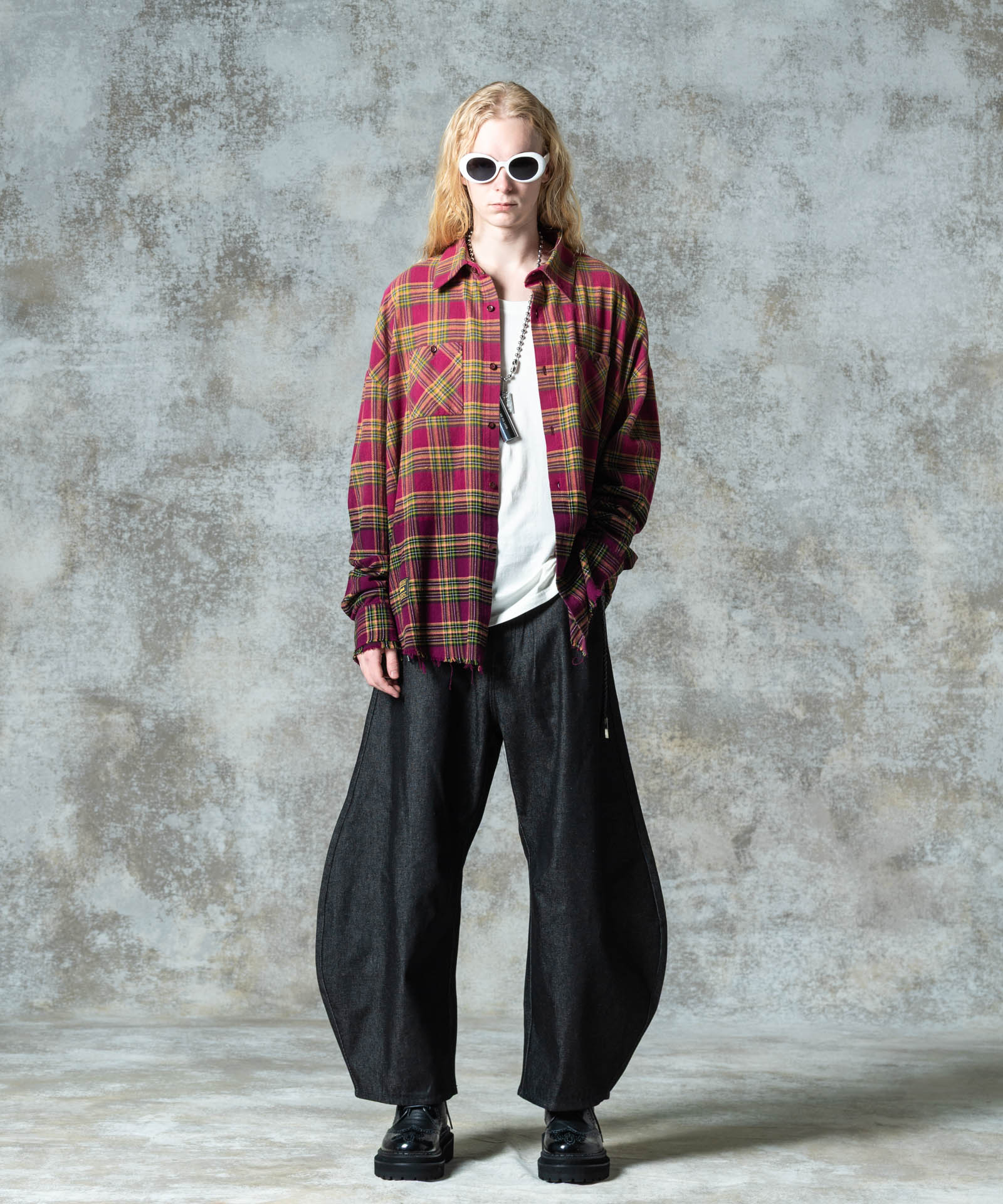 H:185 / C:78 / W:64 / H:88 着用サイズ:L