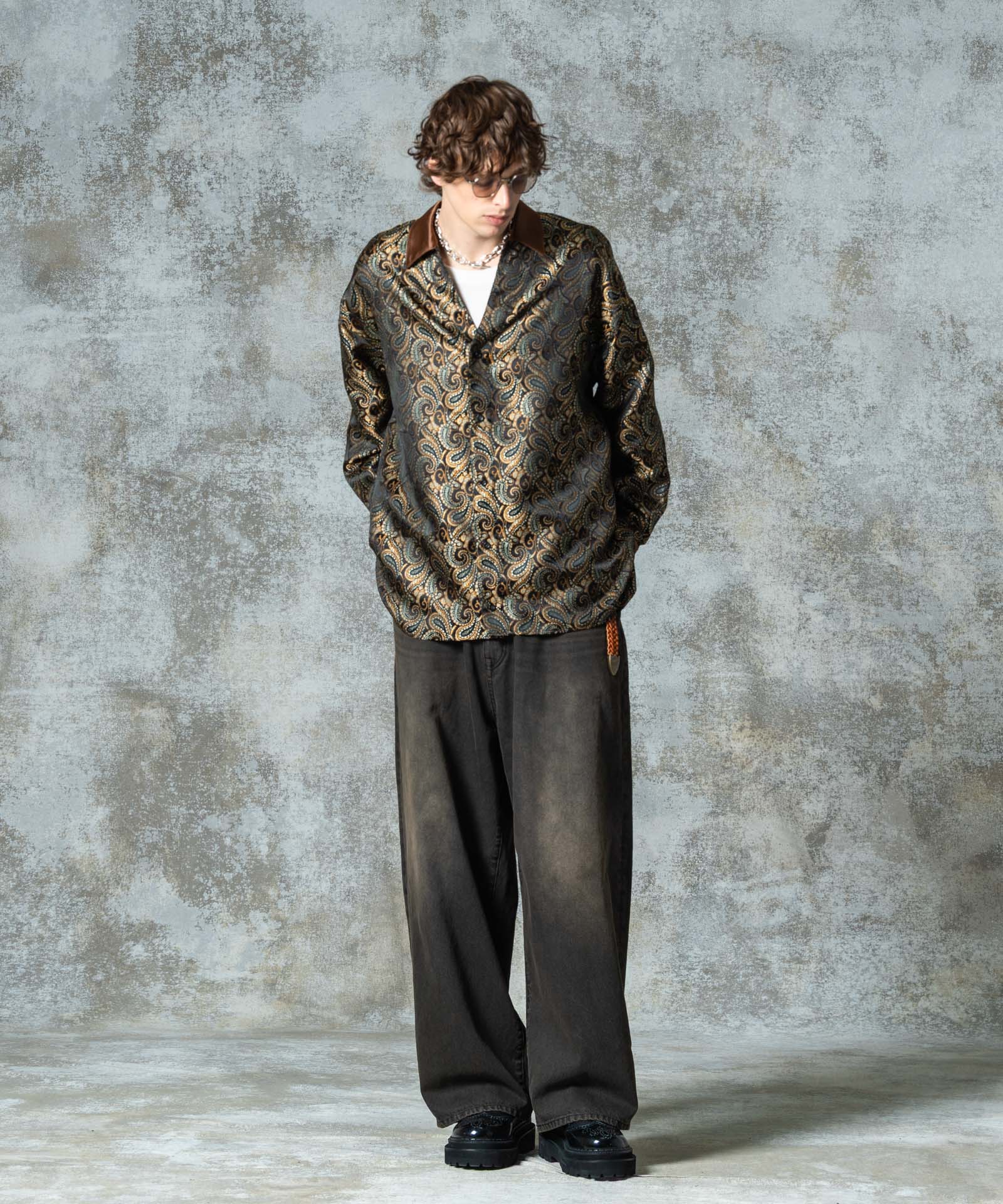 H:186 / C:89 / W:71 / H:92 着用サイズ:L