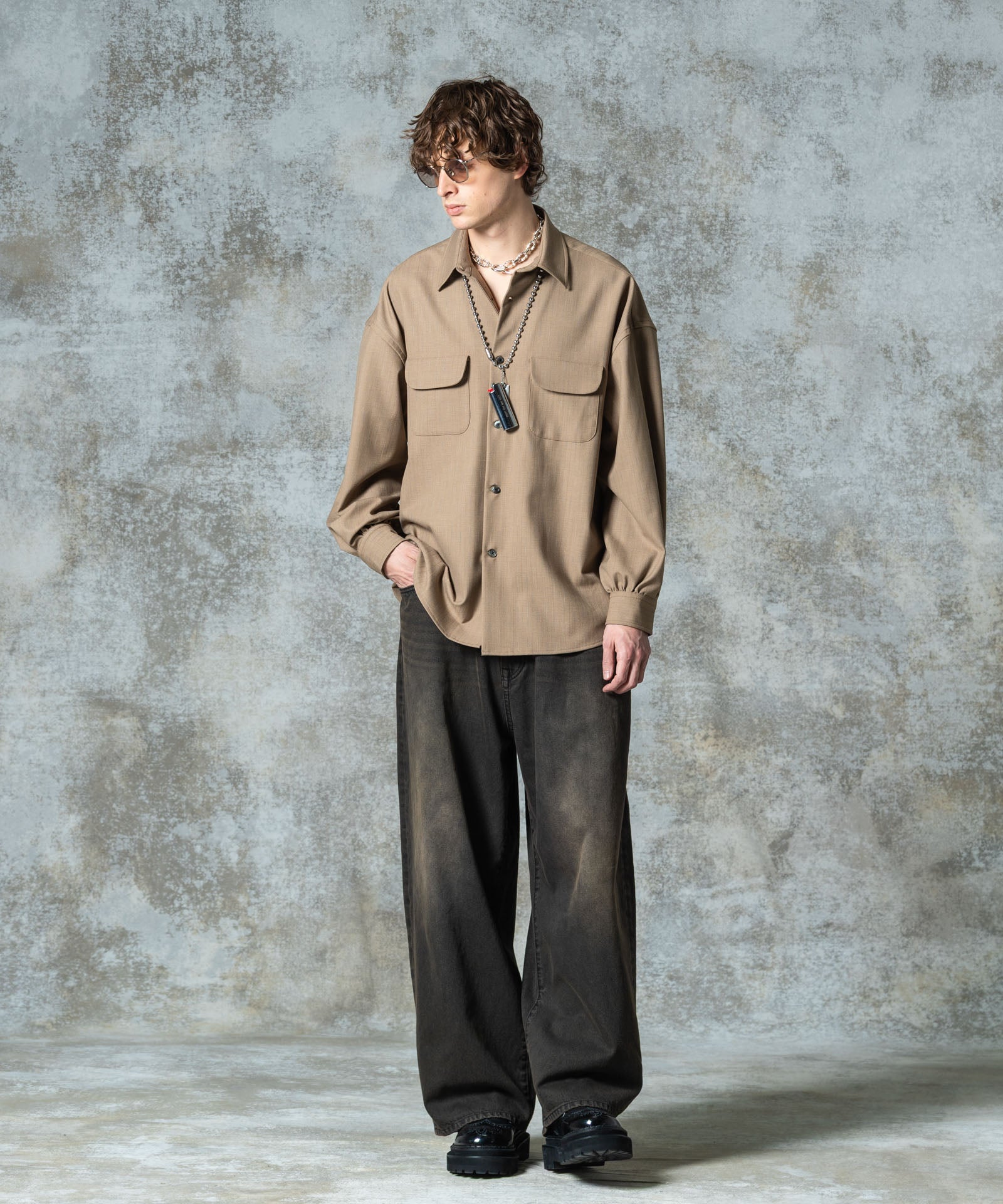 H:186 / C:89 / W:71 / H:92 着用サイズ:M