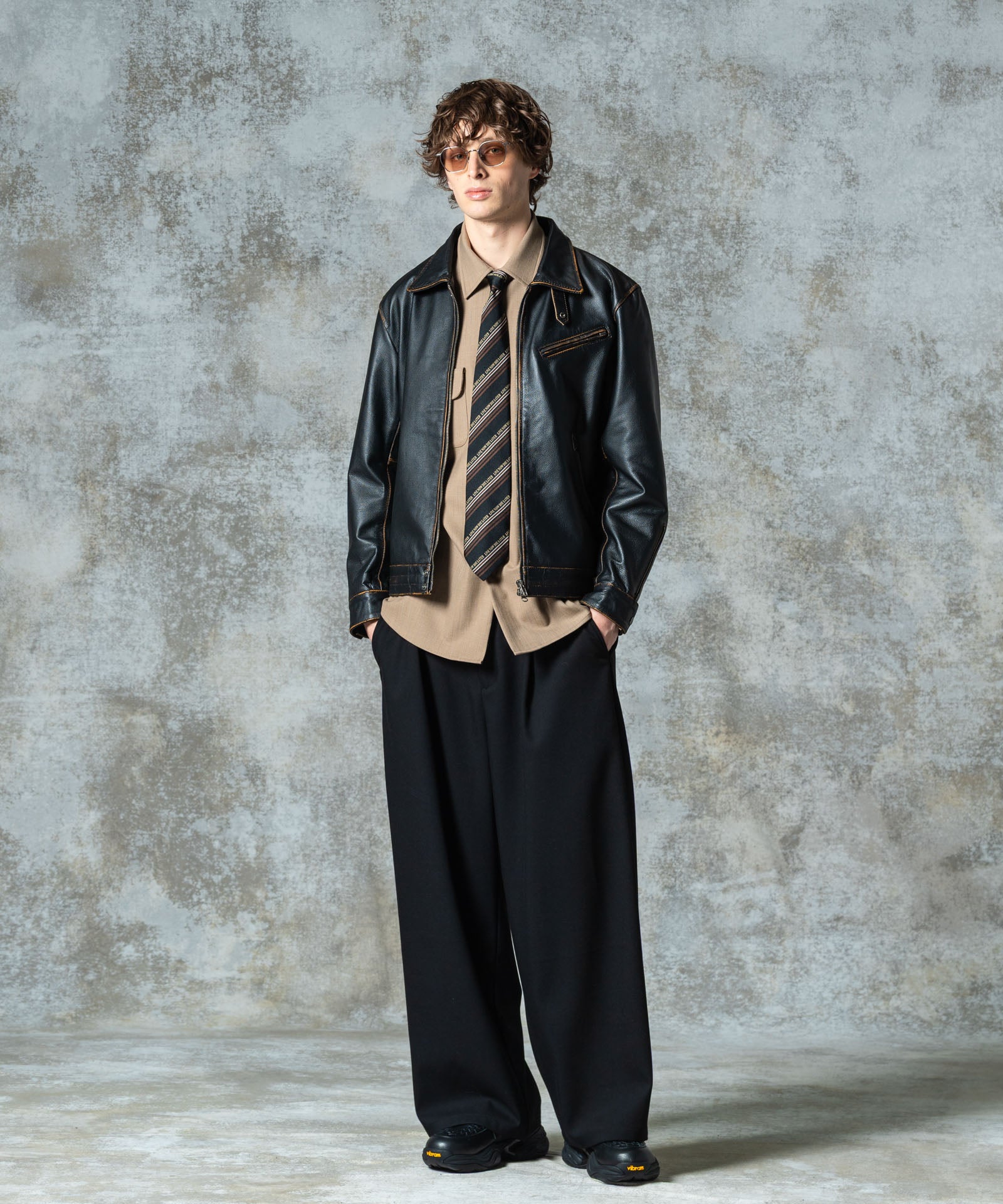 H:186 / C:89 / W:71 / H:92 着用サイズ:M