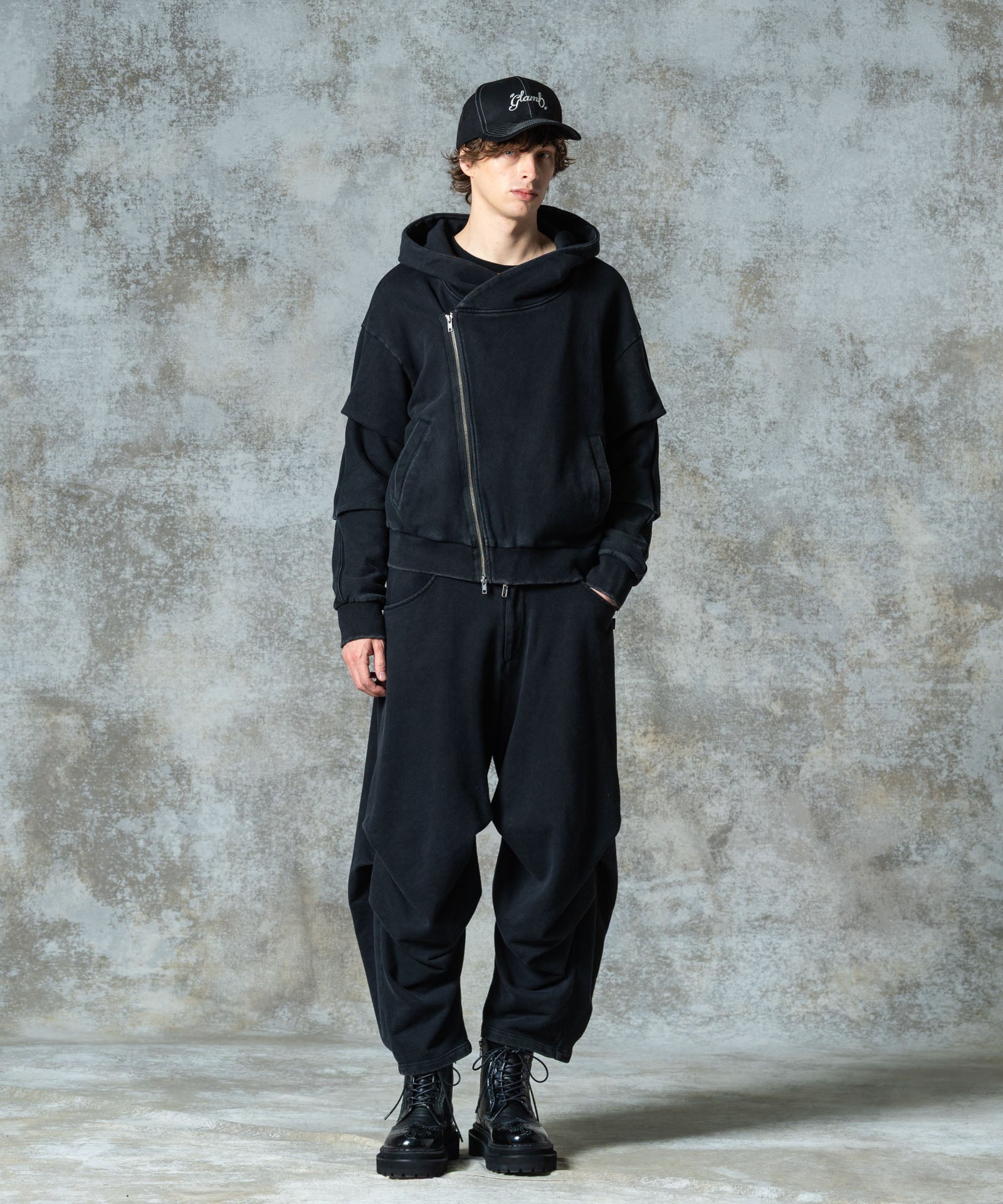 H:186 / C:89 / W:71 / H:92 着用サイズ:M