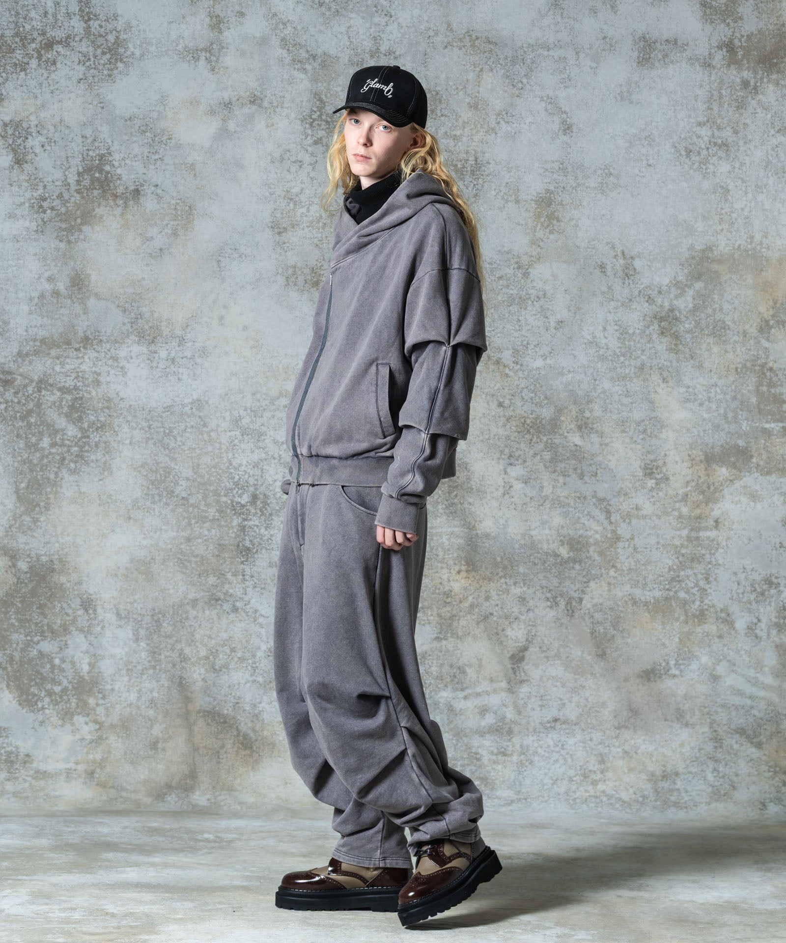 H:185 / C:78 / W:64 / H:88 着用サイズ:L