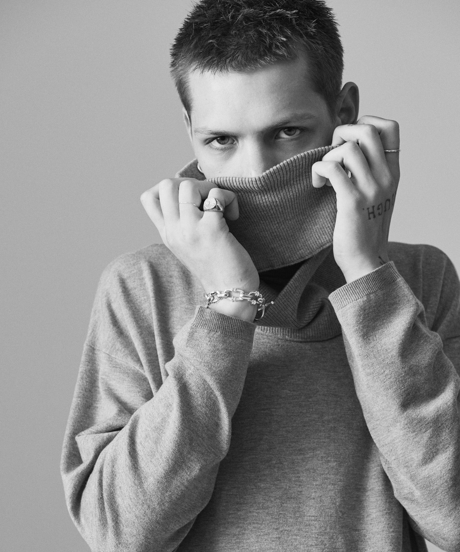 H:187 / C:92 / W:74 / H:91 着用サイズ:L