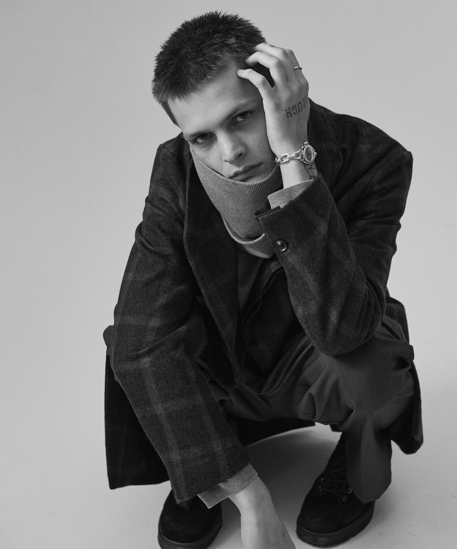 H:187 / C:92 / W:74 / H:91 着用サイズ:L