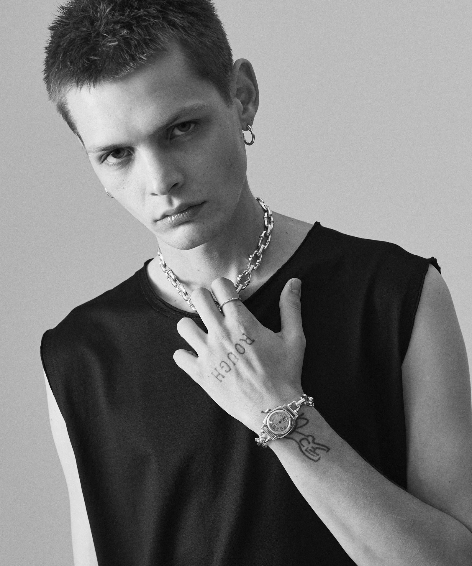 H:187 / C:92 / W:74 / H:91 着用サイズ:L