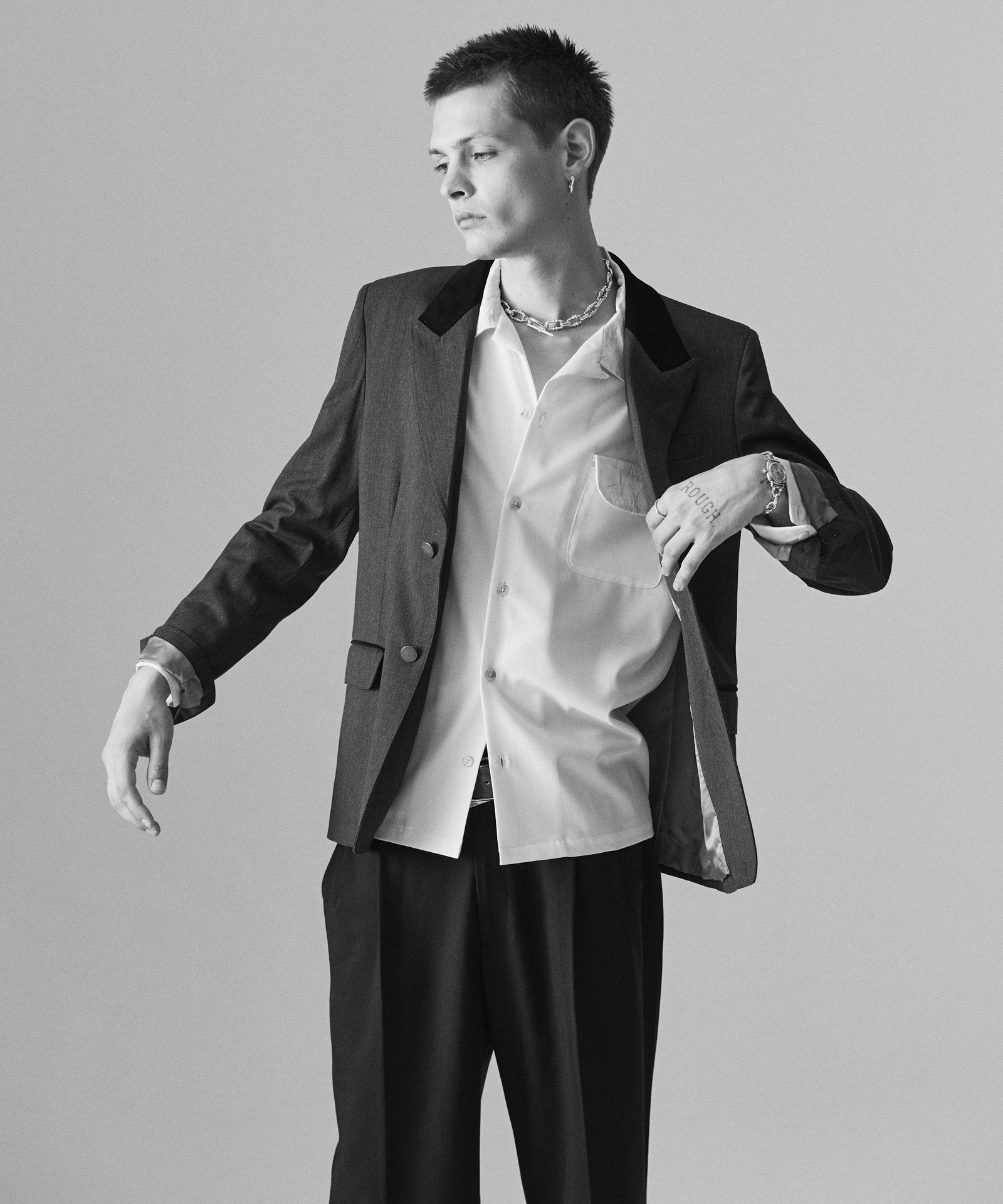 H:187 / C:92 / W:74 / H:91 着用サイズ:M