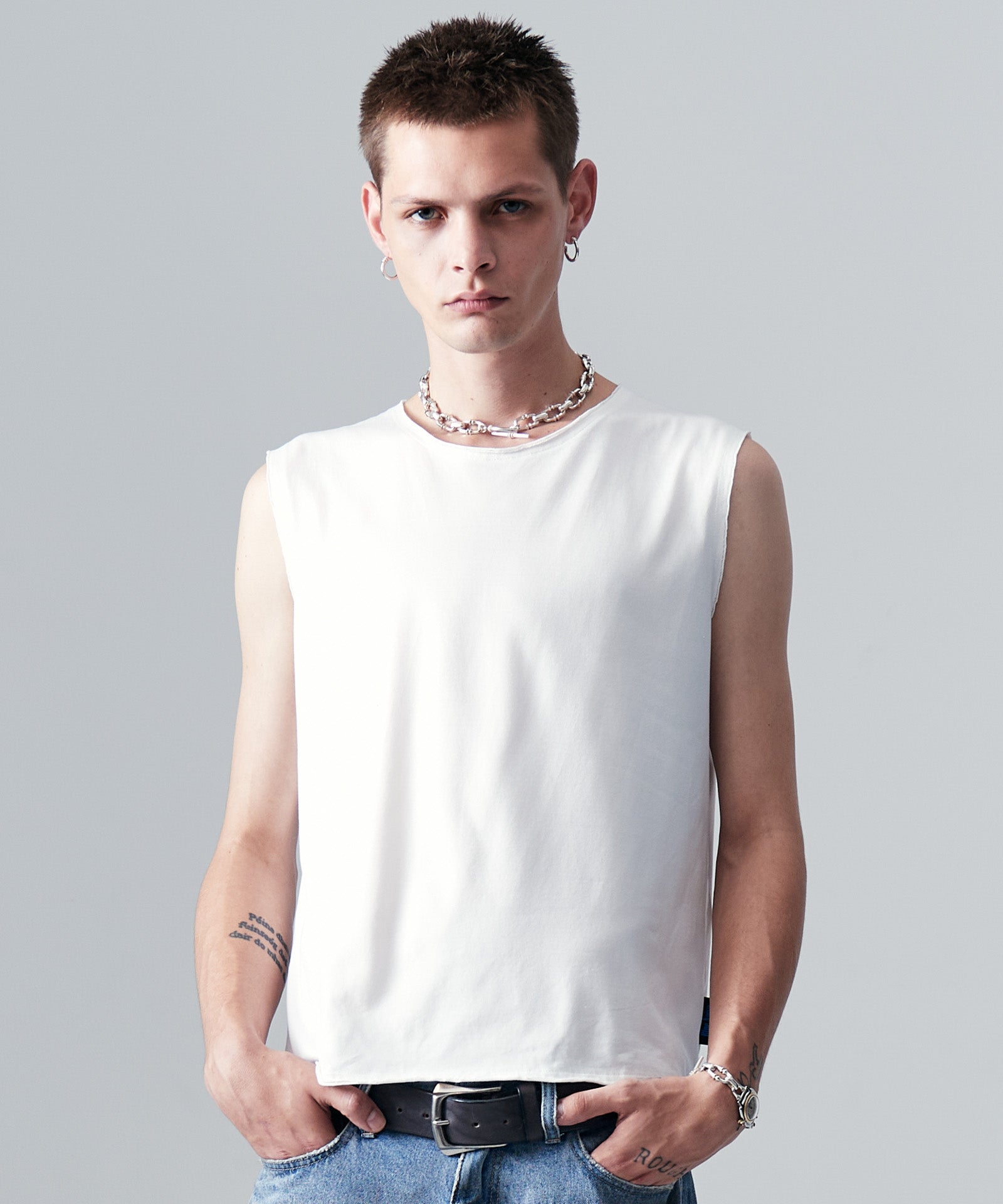 H:187 / C:92 / W:74 / H:91 着用サイズ:M