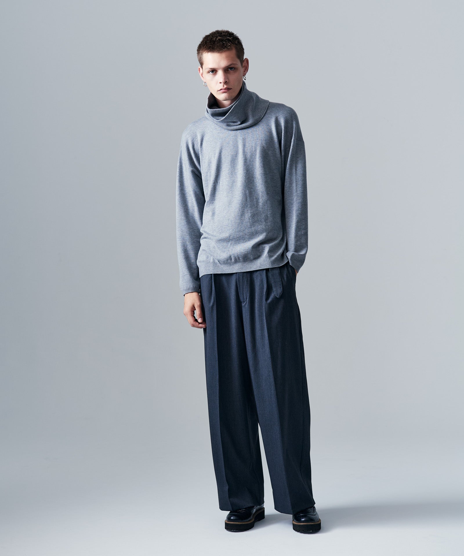 H:187 / C:92 / W:74 / H:91 着用サイズ:L